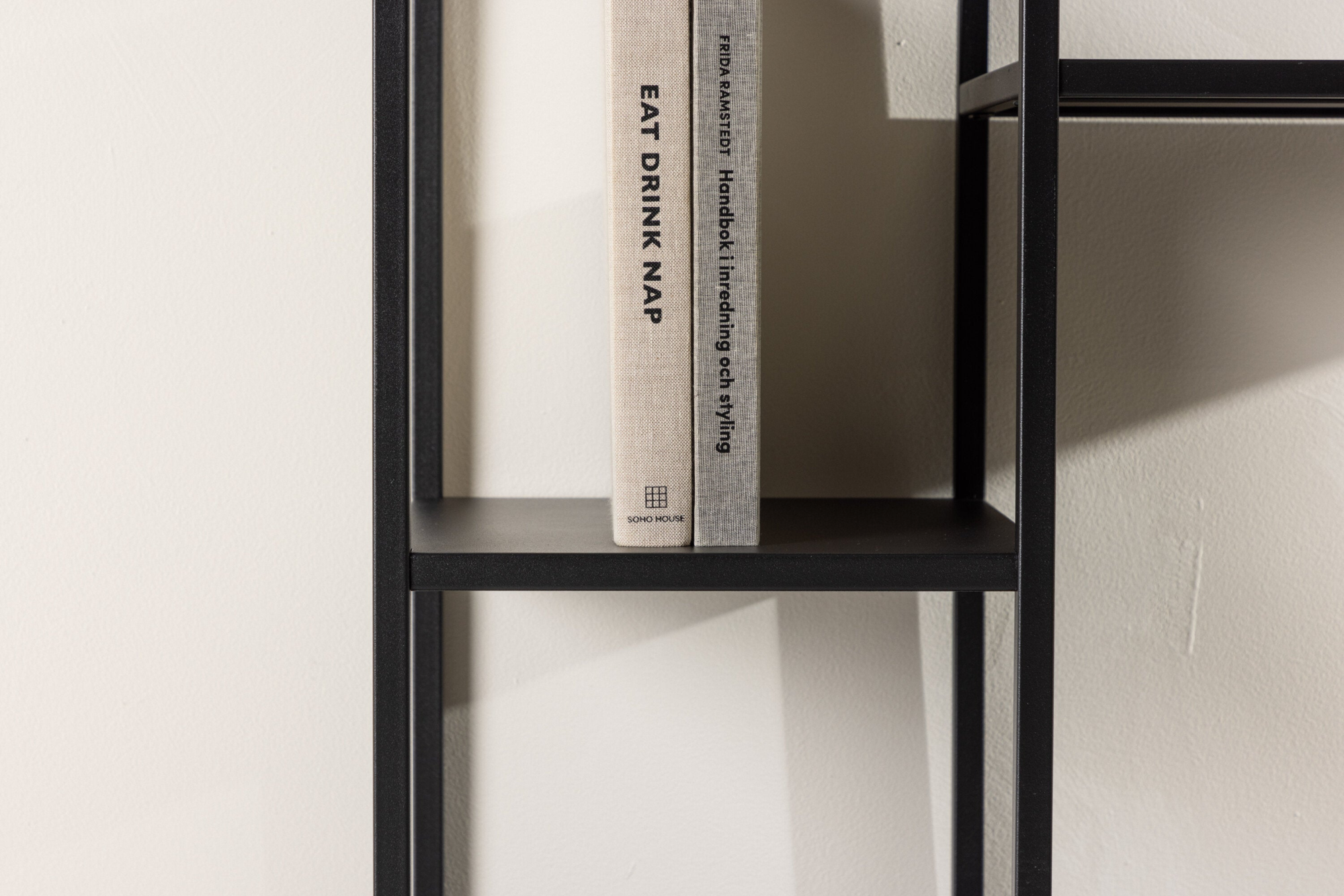 Inoke Sidetable - 80 x 30 cm - Zwart