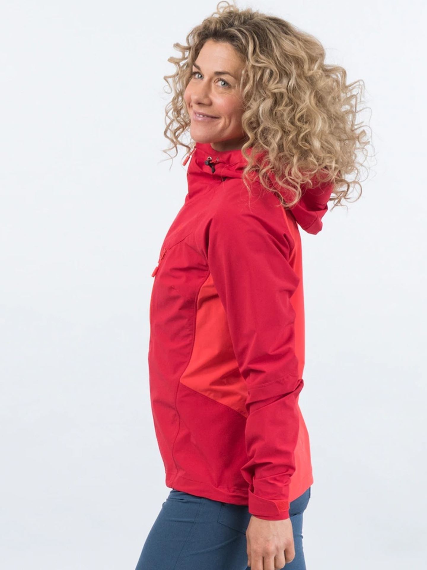 Cecilie Mountain Softshell Jacket