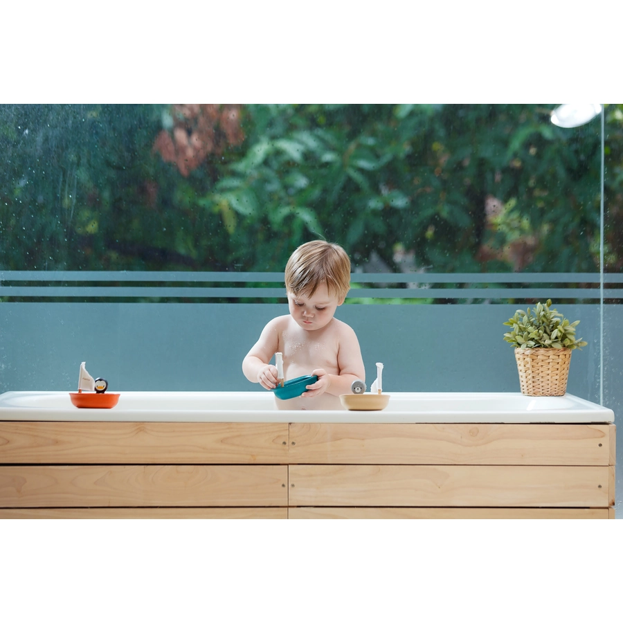 PlanToys Segelboot Pinguin
