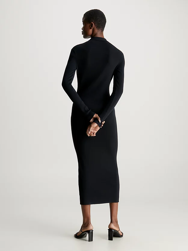 Vestido justo canelado com zíper frontal
