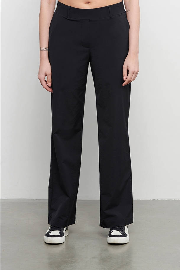&Co Woman straight fit pantalon PATRICE van travelstof zwart