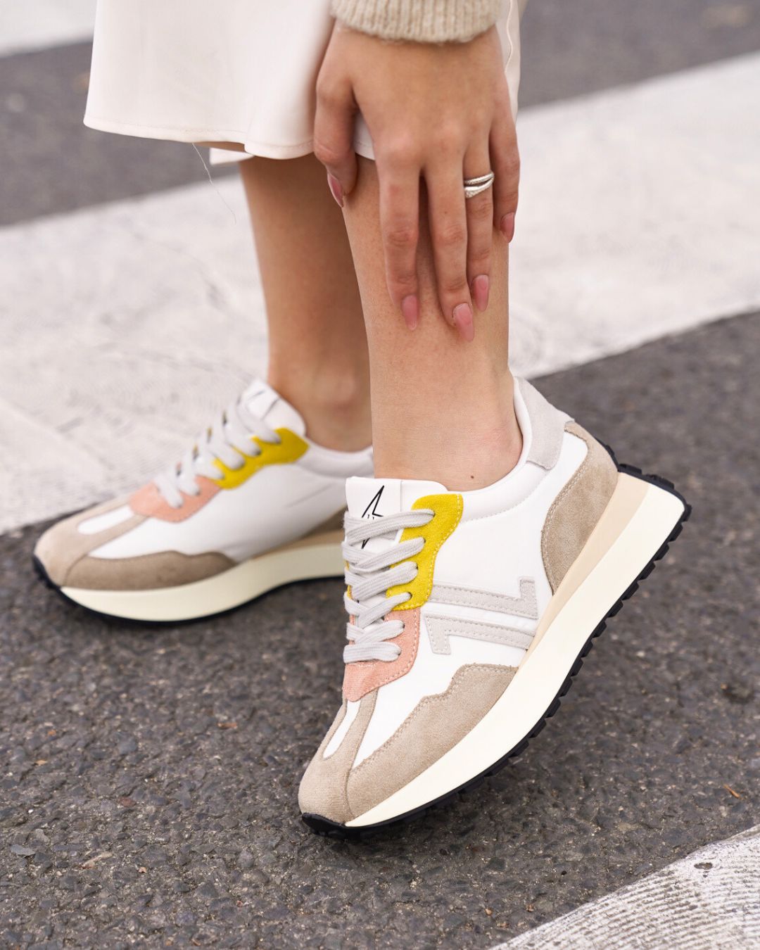 Basket femme taupe à lacets - CL77 TAUPE