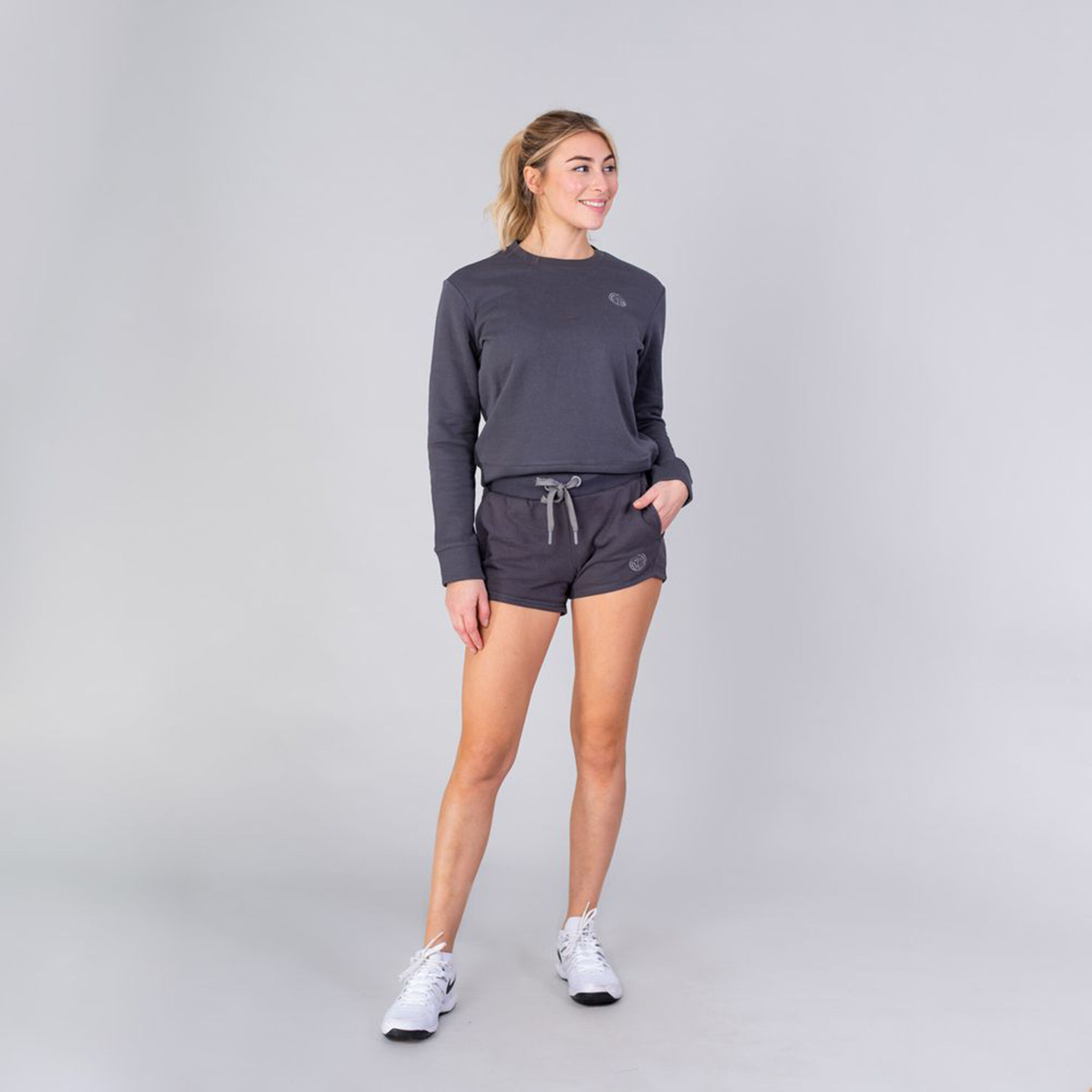 BIDI BADU Alela Basic Shorts Femmes - Gris Foncé