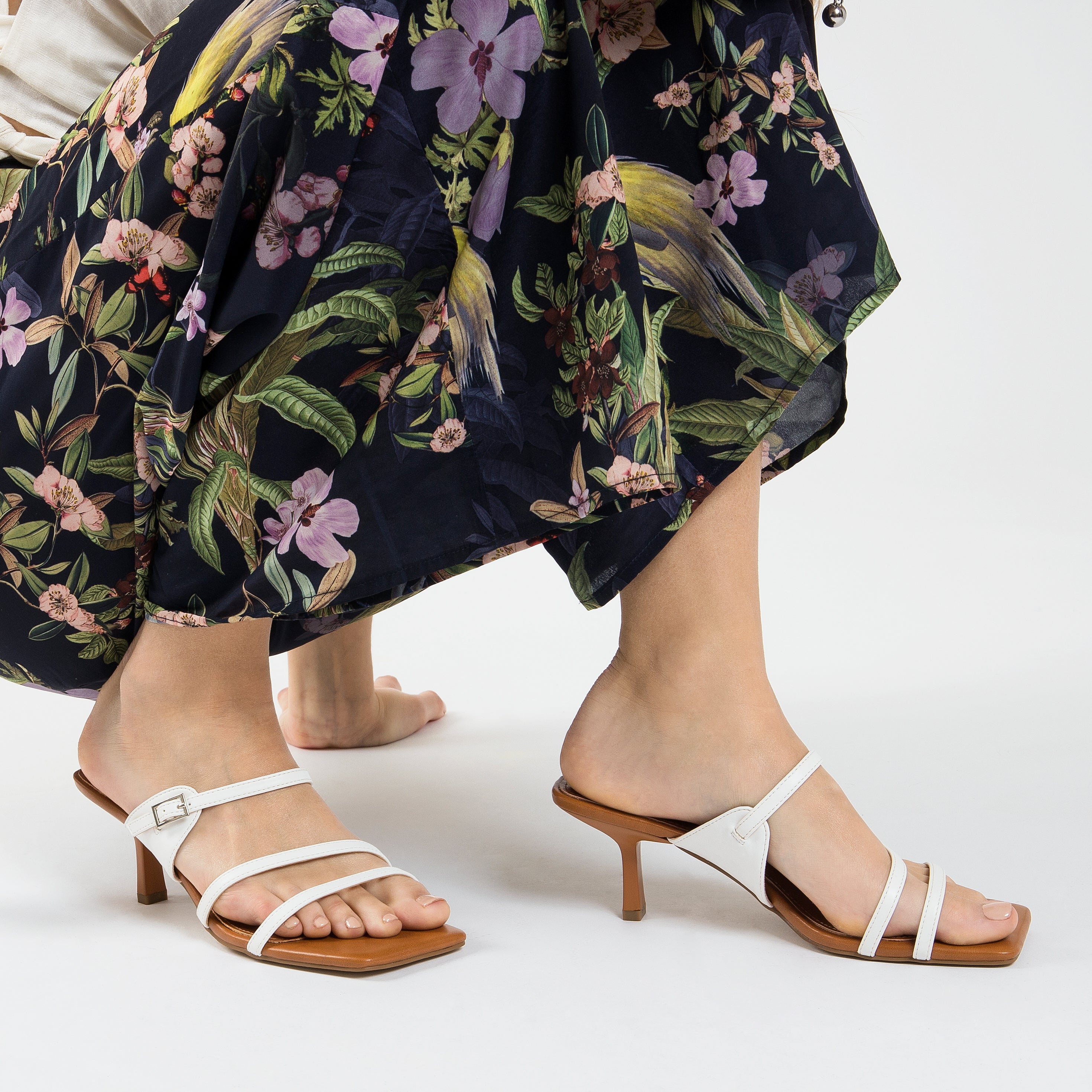 Sandales à talon, Compensées-Mules kitten heel Axelle blanches