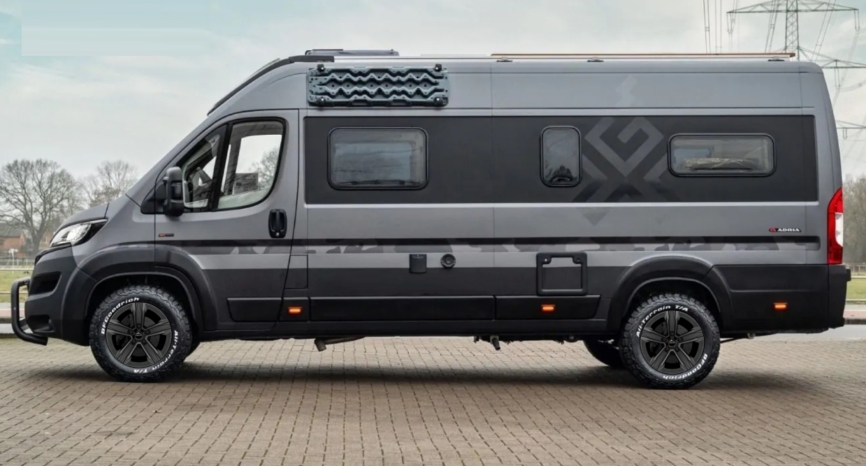 Ramto  VAN#01 Schwarz Maxi 18 Zoll: TF-18R