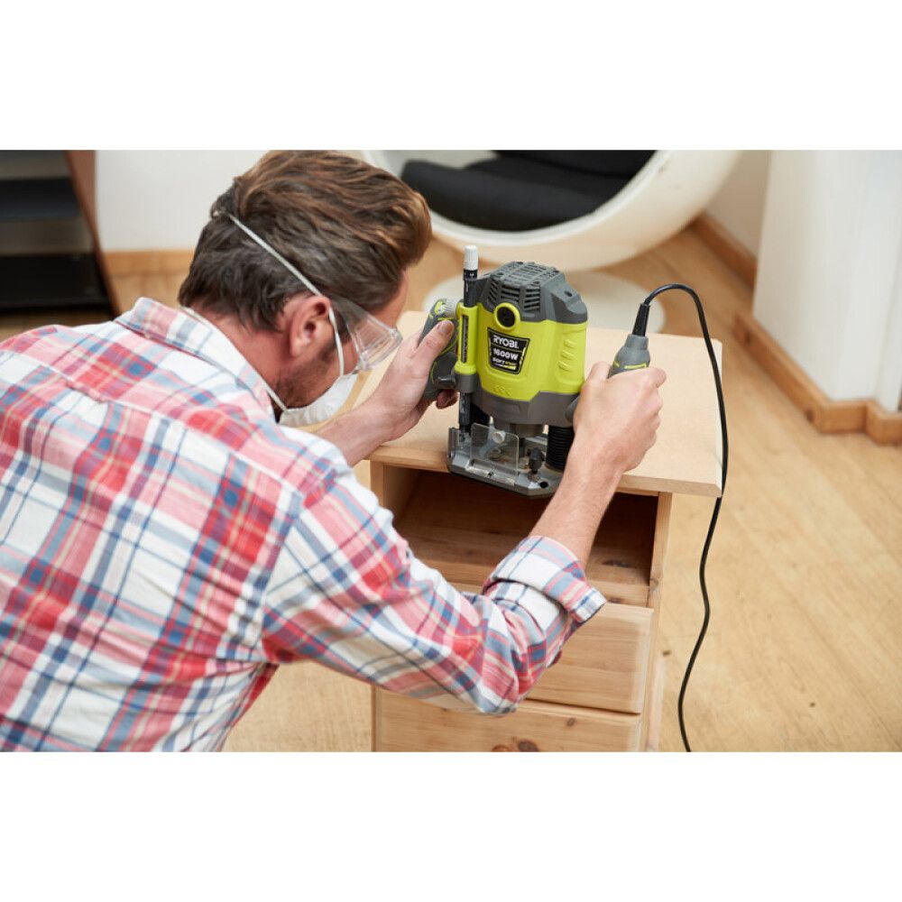 HÅNDOVERFRES RYOBI RRT1600-K 1600W