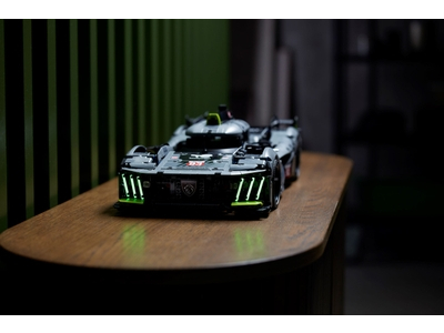 LEGO PEUGEOT 9X8 24H Le Mans Hybrid Hypercar (42156)