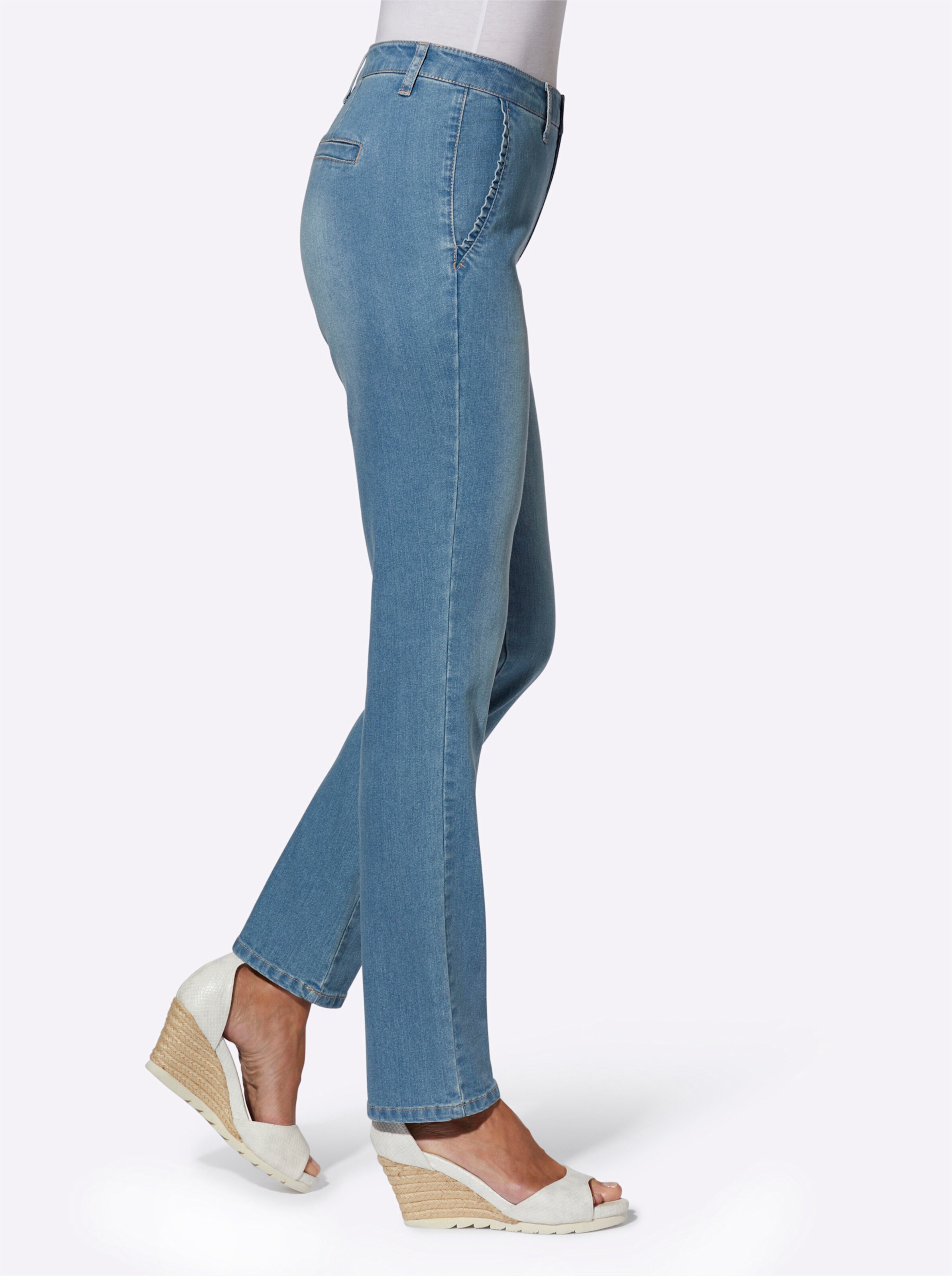Jeans in blue-bleached
