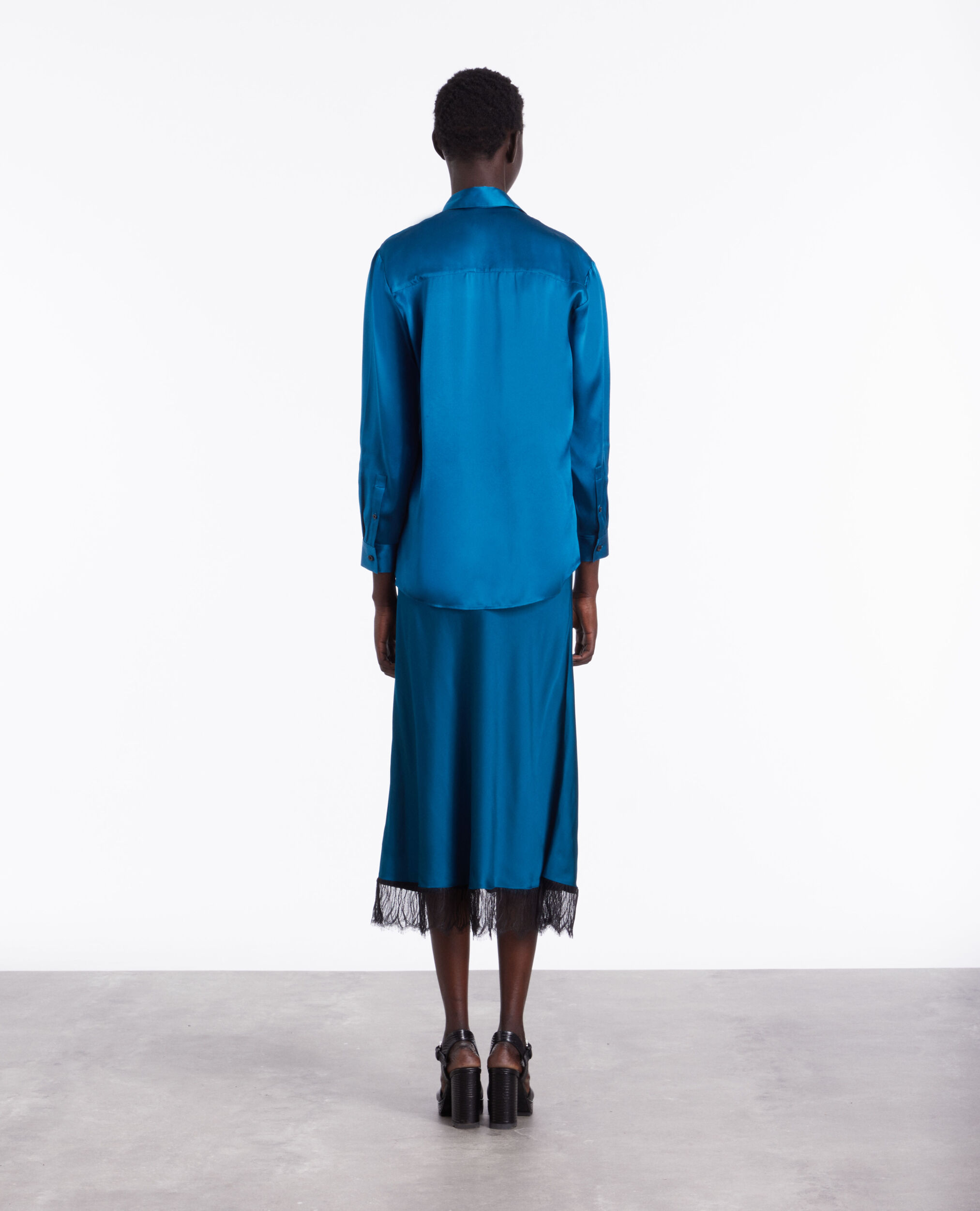 Chemise bleue en soie