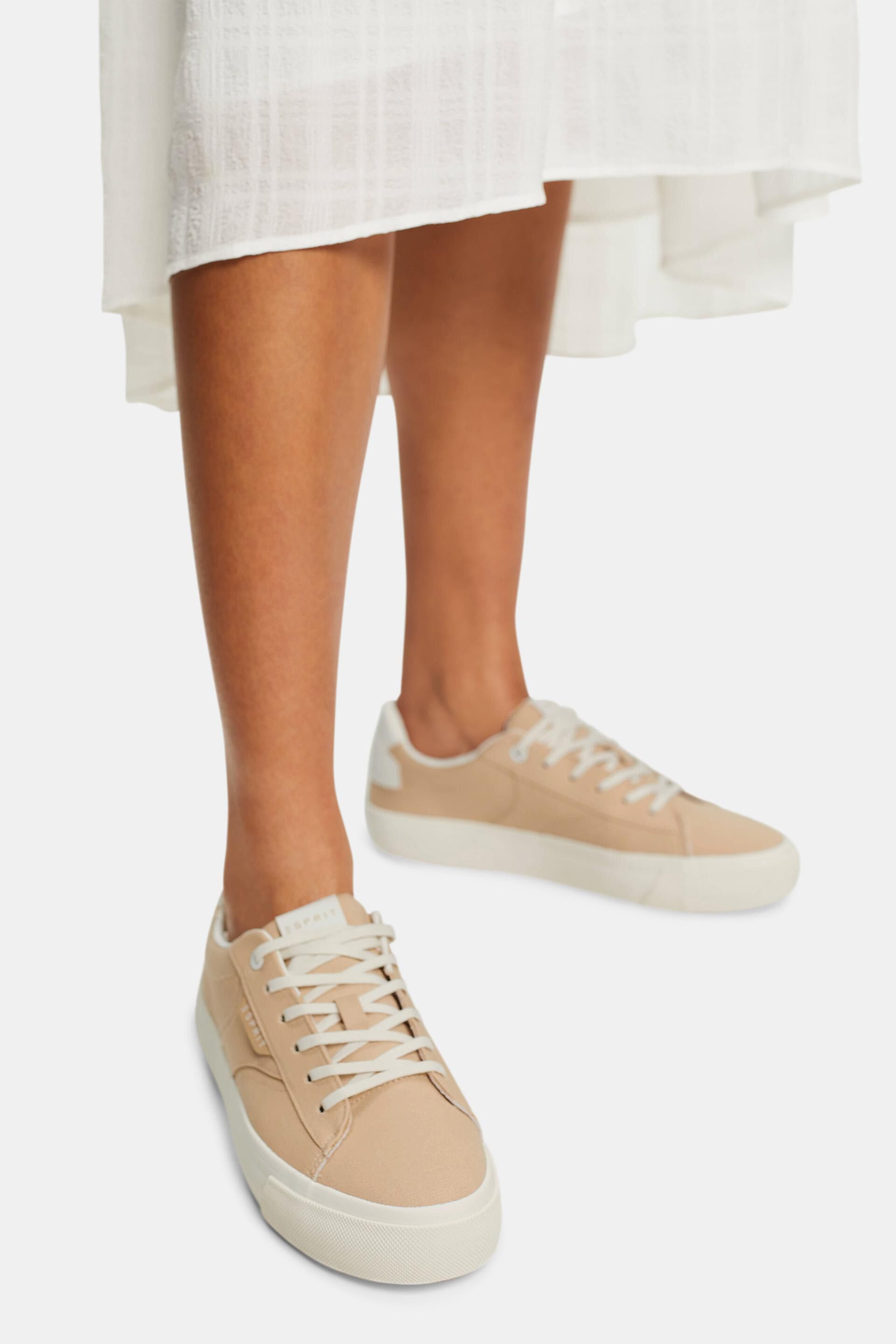 Sneakers en toile dotées d’une semelle à plateau