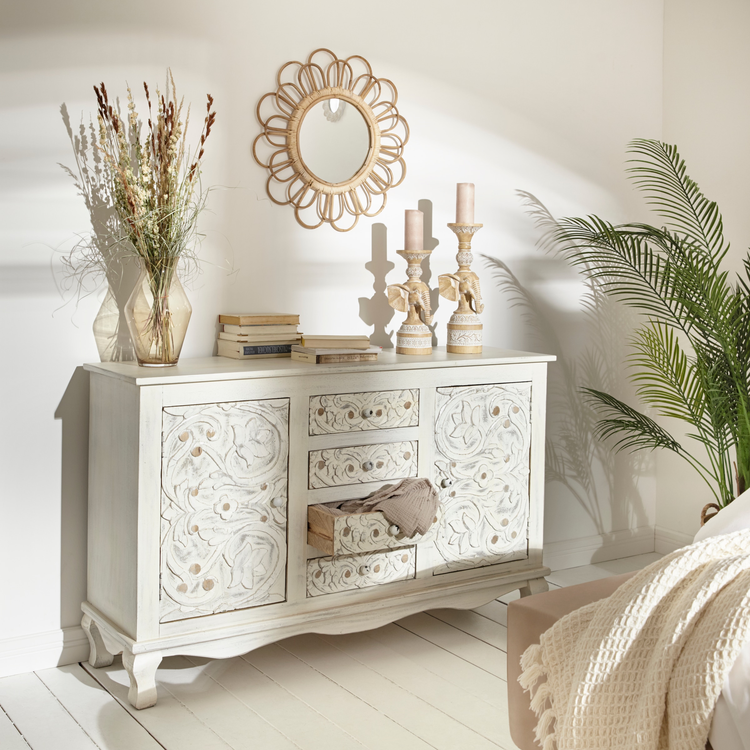 Home affaire Sideboard »Rajat« Kommode aus Mangoholz mit Türfrontfräsungen, Breite 140 cm