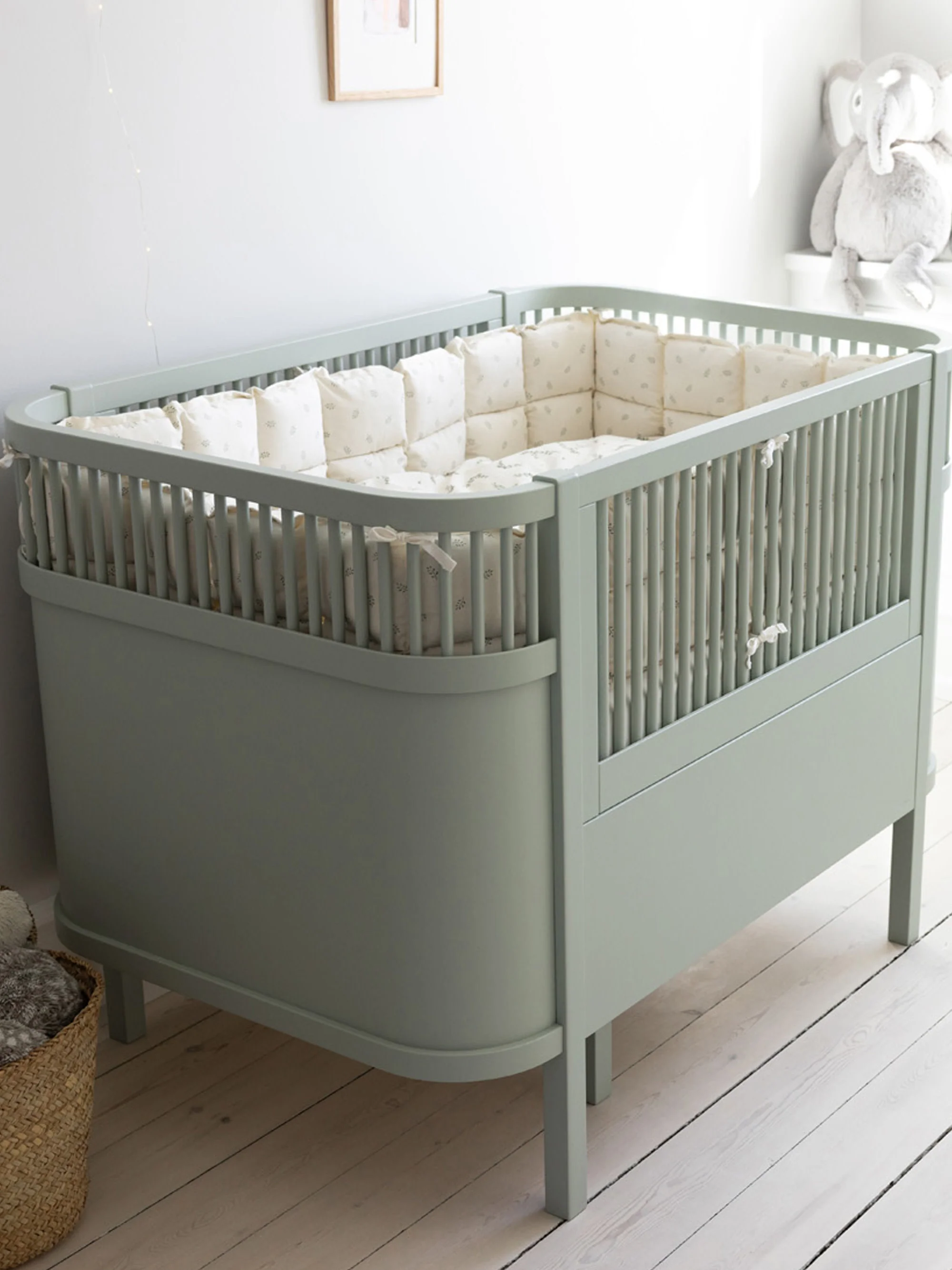 Uitschuifbaar babybedje Baby & Jr. van beukenhout, 70 x 110/150 cm