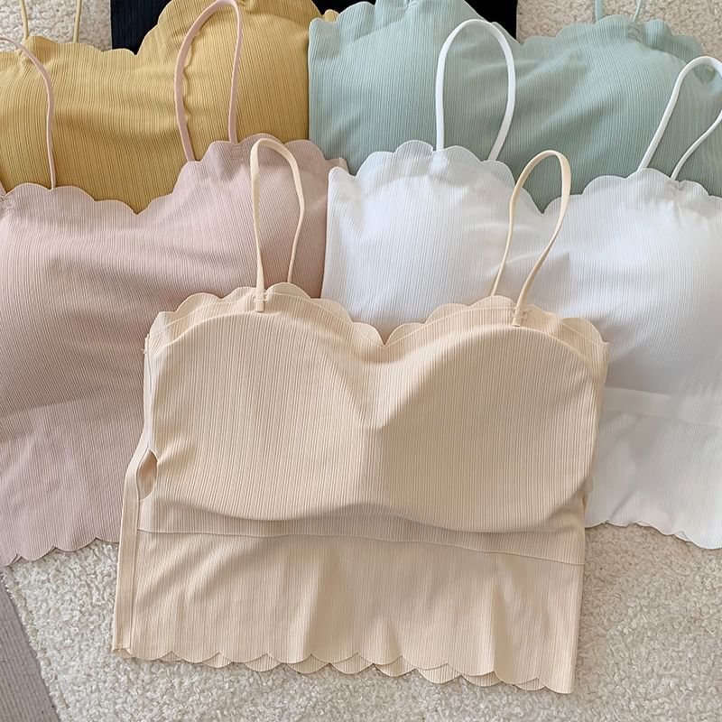 Duwnie - Gevoerde cropped camisole met effen schelpvormige rand