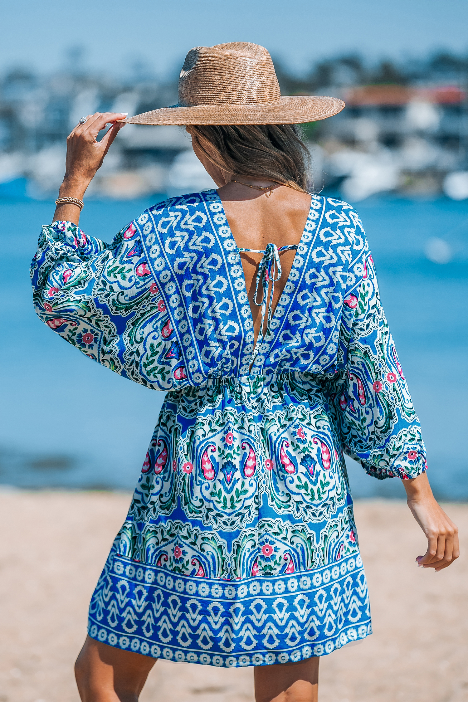 Robe mini à col en V à manches bouffantes boho