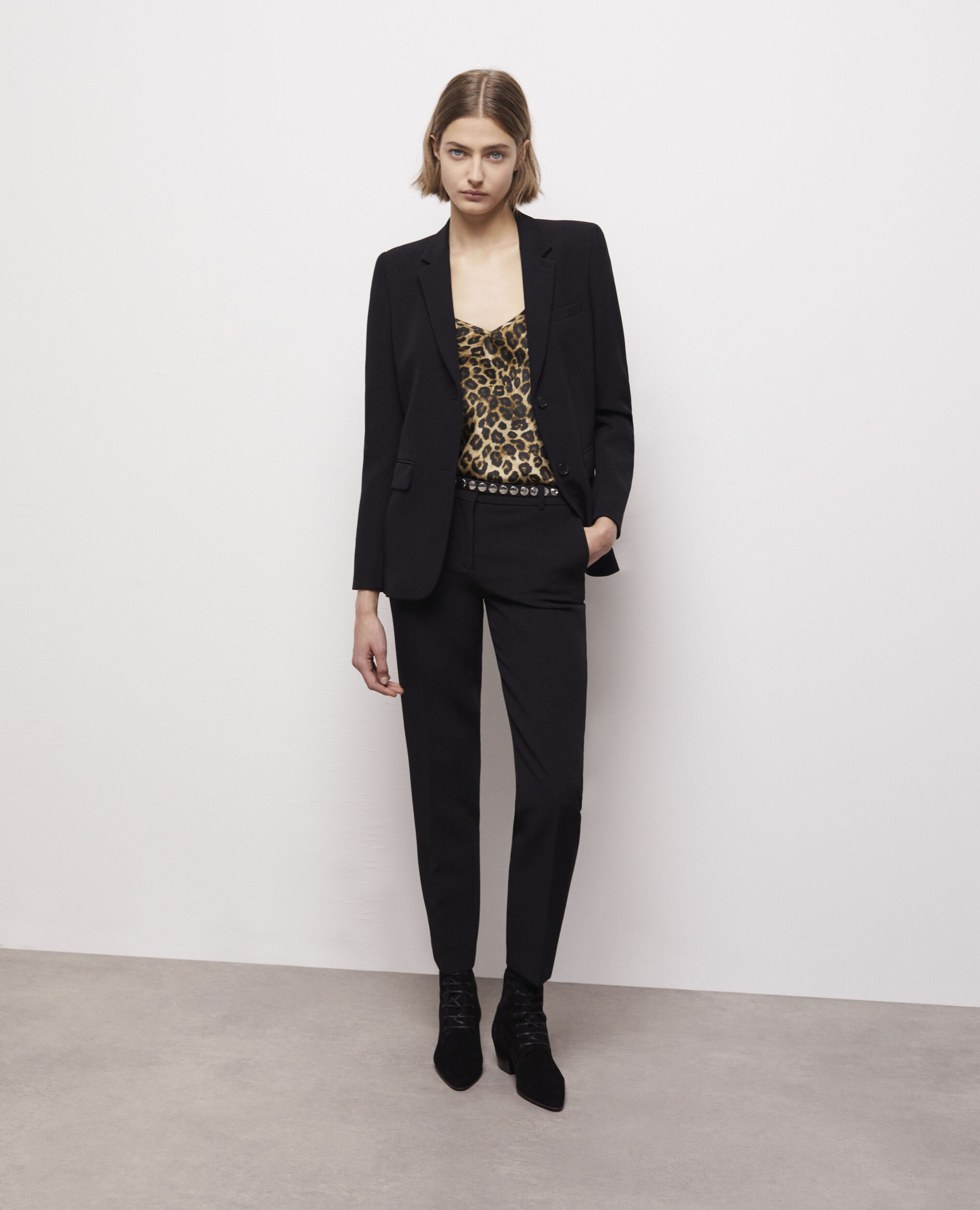 Veste de costume en crêpe noire