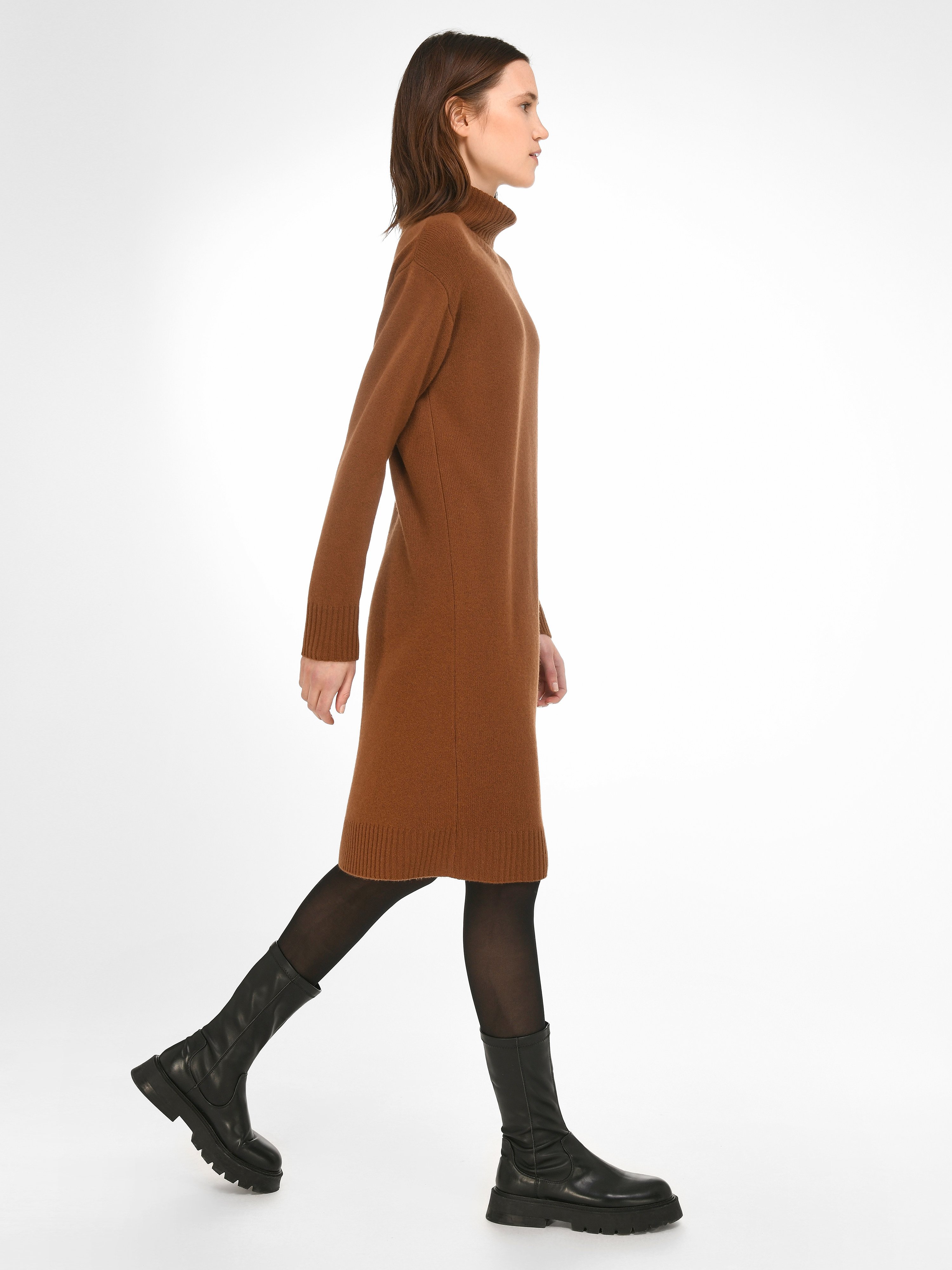 Rollkragen-Strickkleid