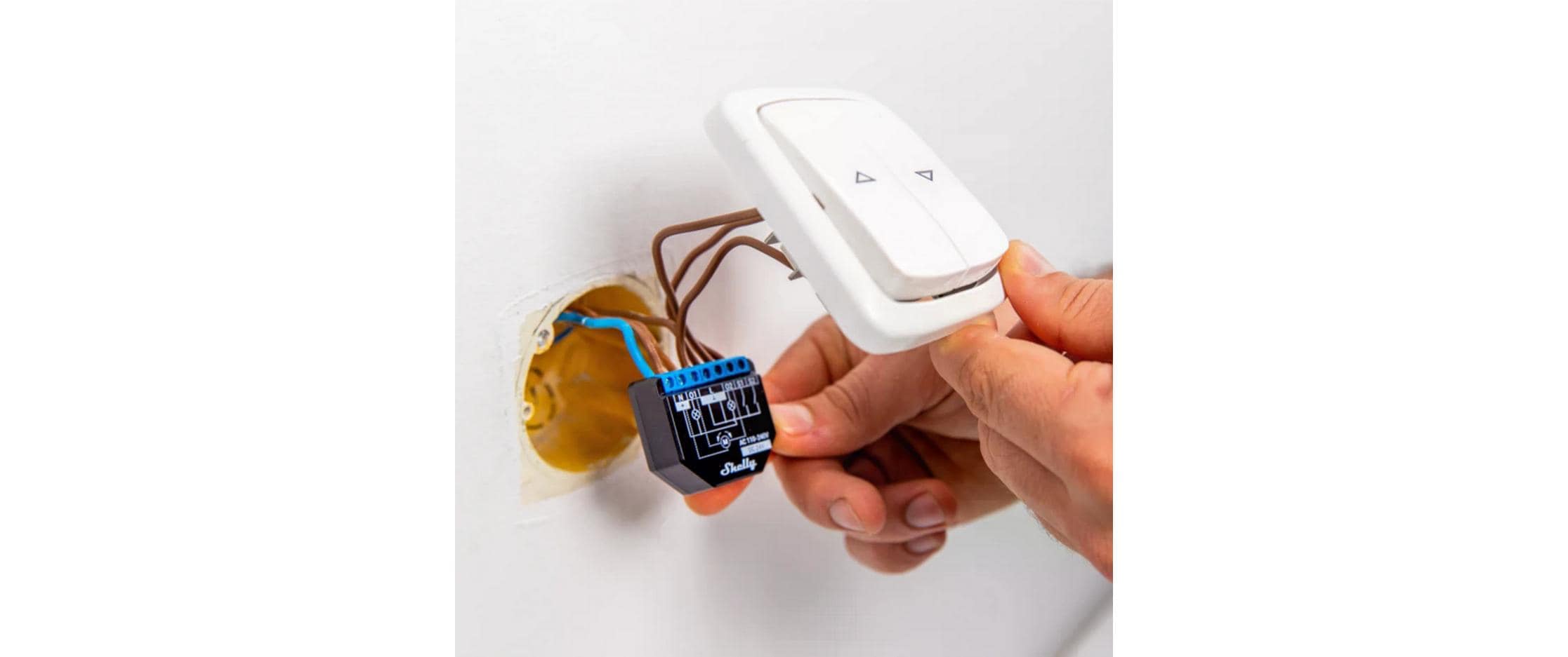 WLAN-Schaltaktor Shelly Plus 2PM WiFi-Switch, 4 Stück<br>WLAN 2-Kanal Schaltaktor, Jalousieaktor, 2x 10 A mit Leistungsmessung