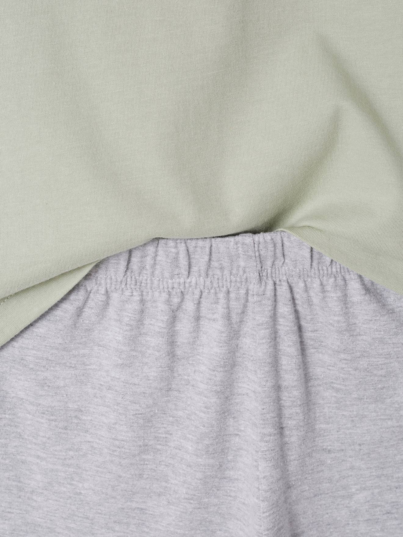 Pijama infantil Snoopy da Peanuts® com shorts, verde salgueiro.