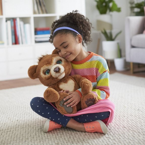 Cubby, l'ours curieux Fur Real