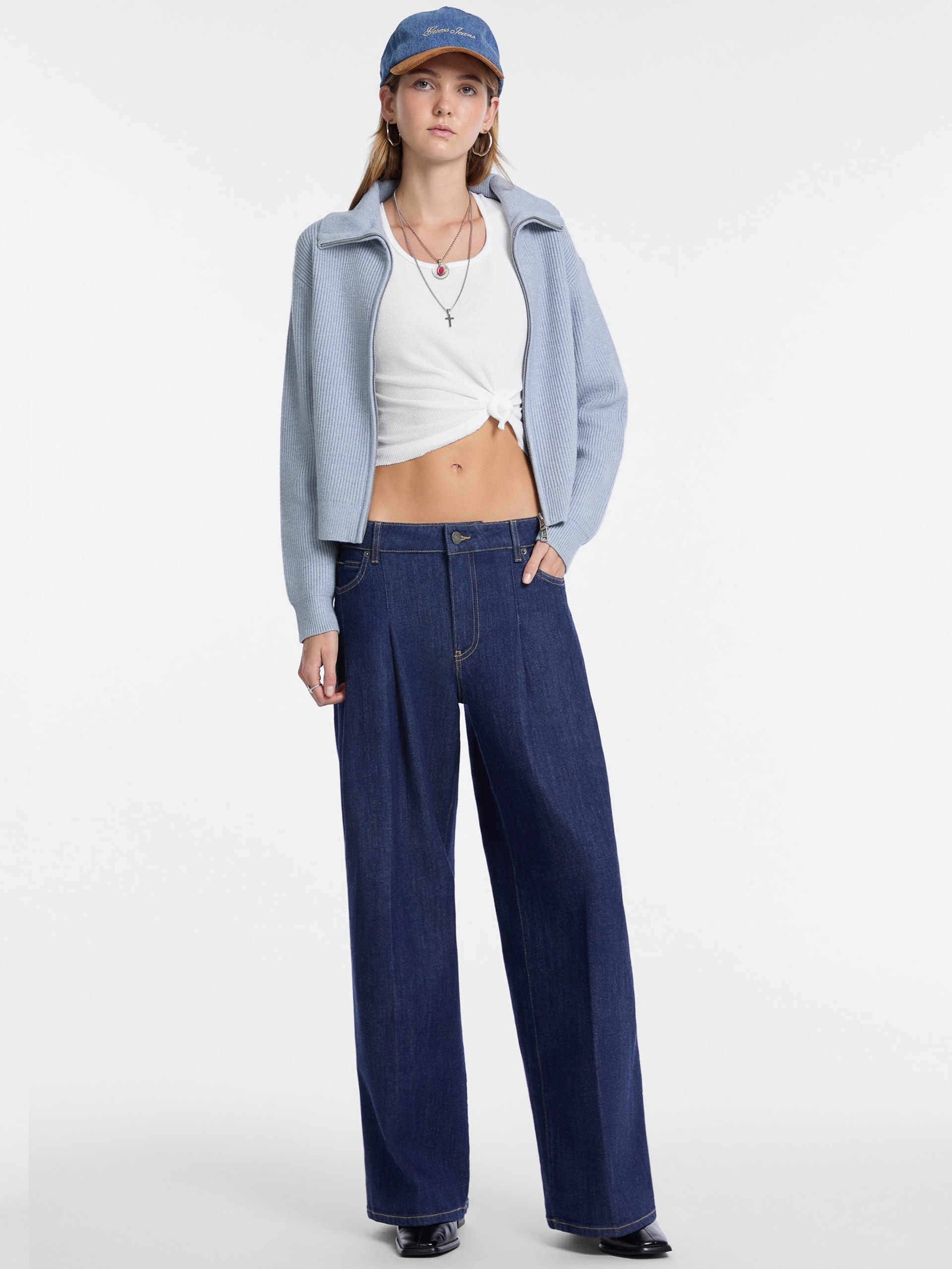 Calça jeans G12 com pregas e pernas extra largas