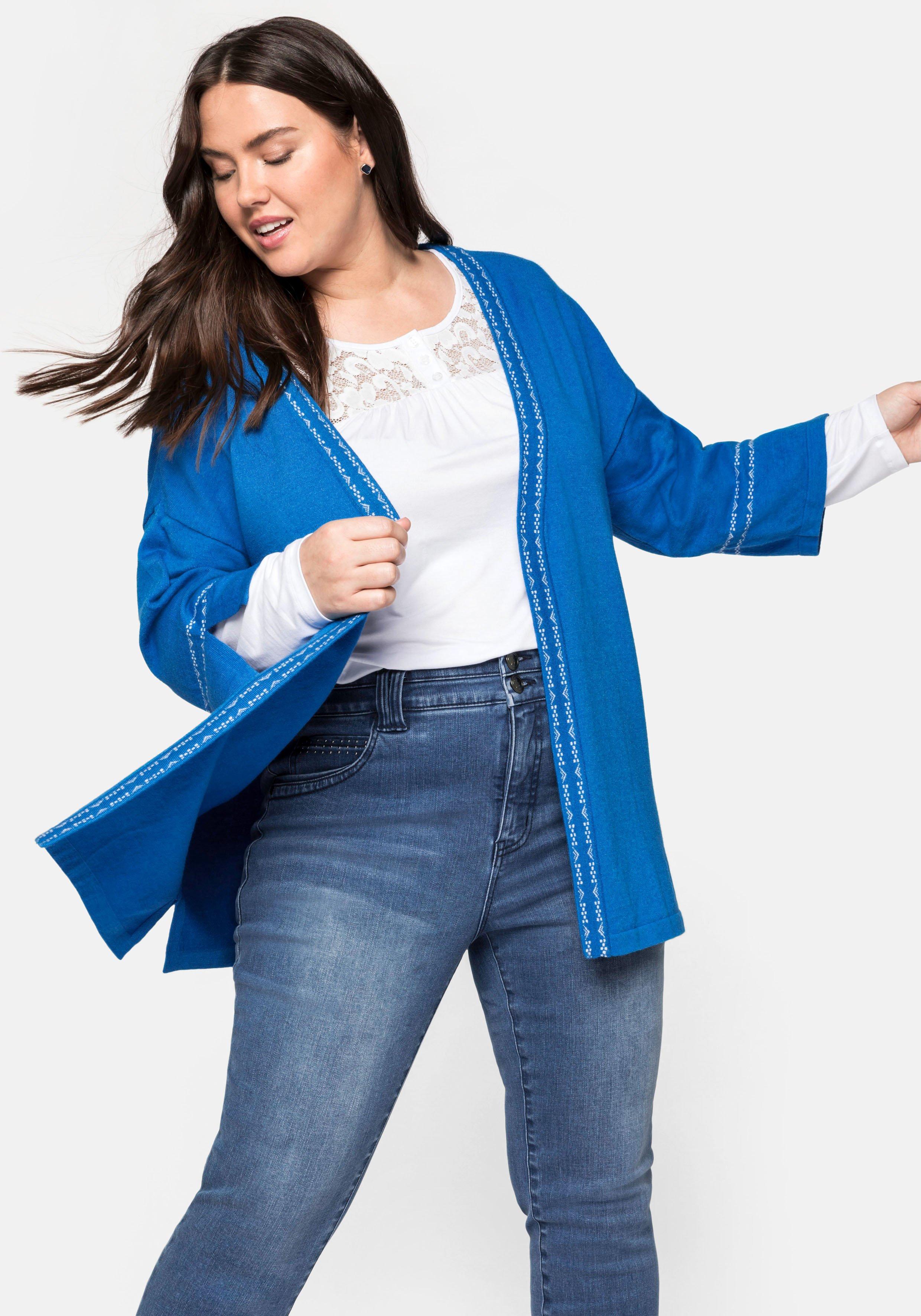 Strickjacke mit 3/4-Ärmeln und V-Ausschnitt