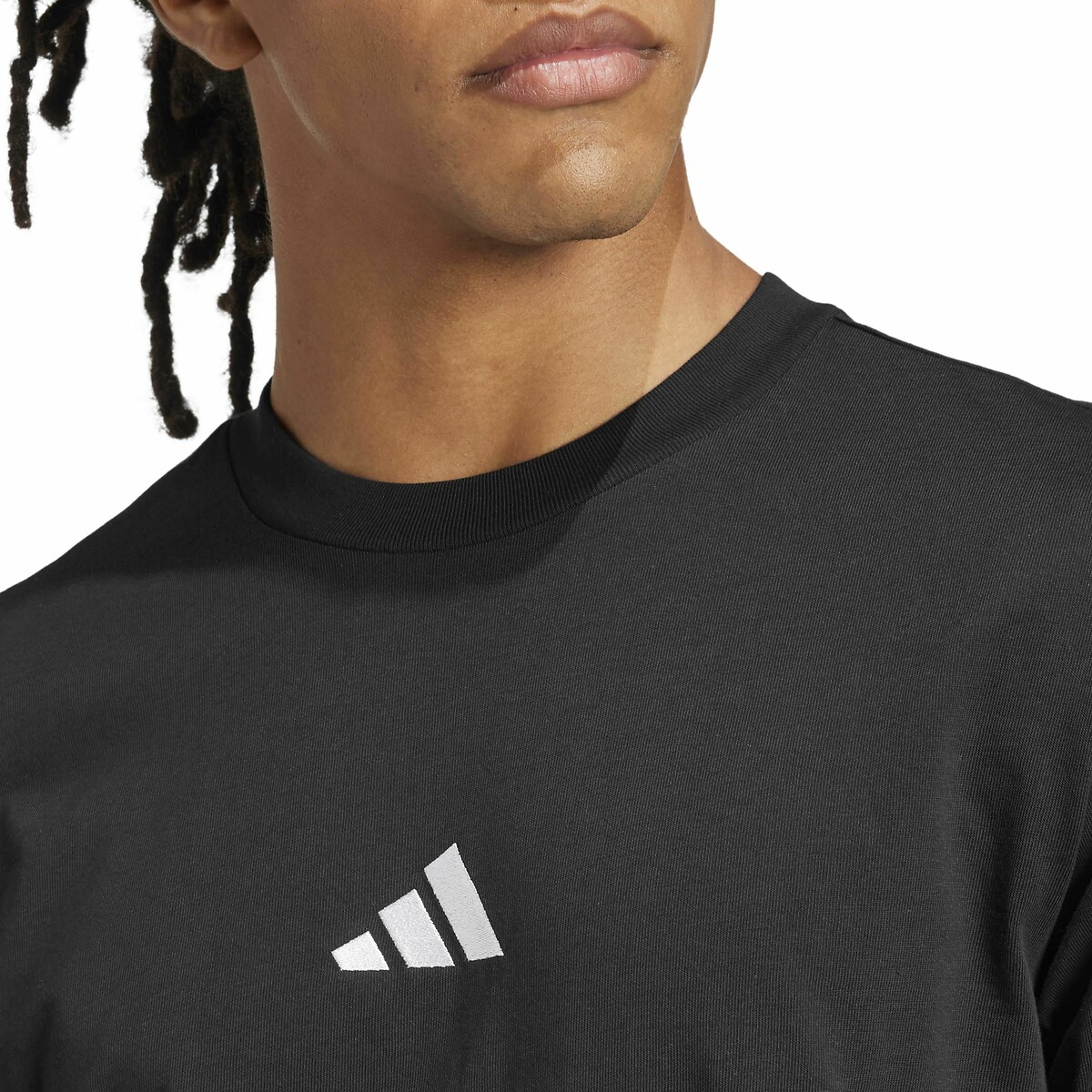 ADIDAS ROUPAS ESPORTIVAS<br>Camiseta de manga curta Essentiel com logo pequeno