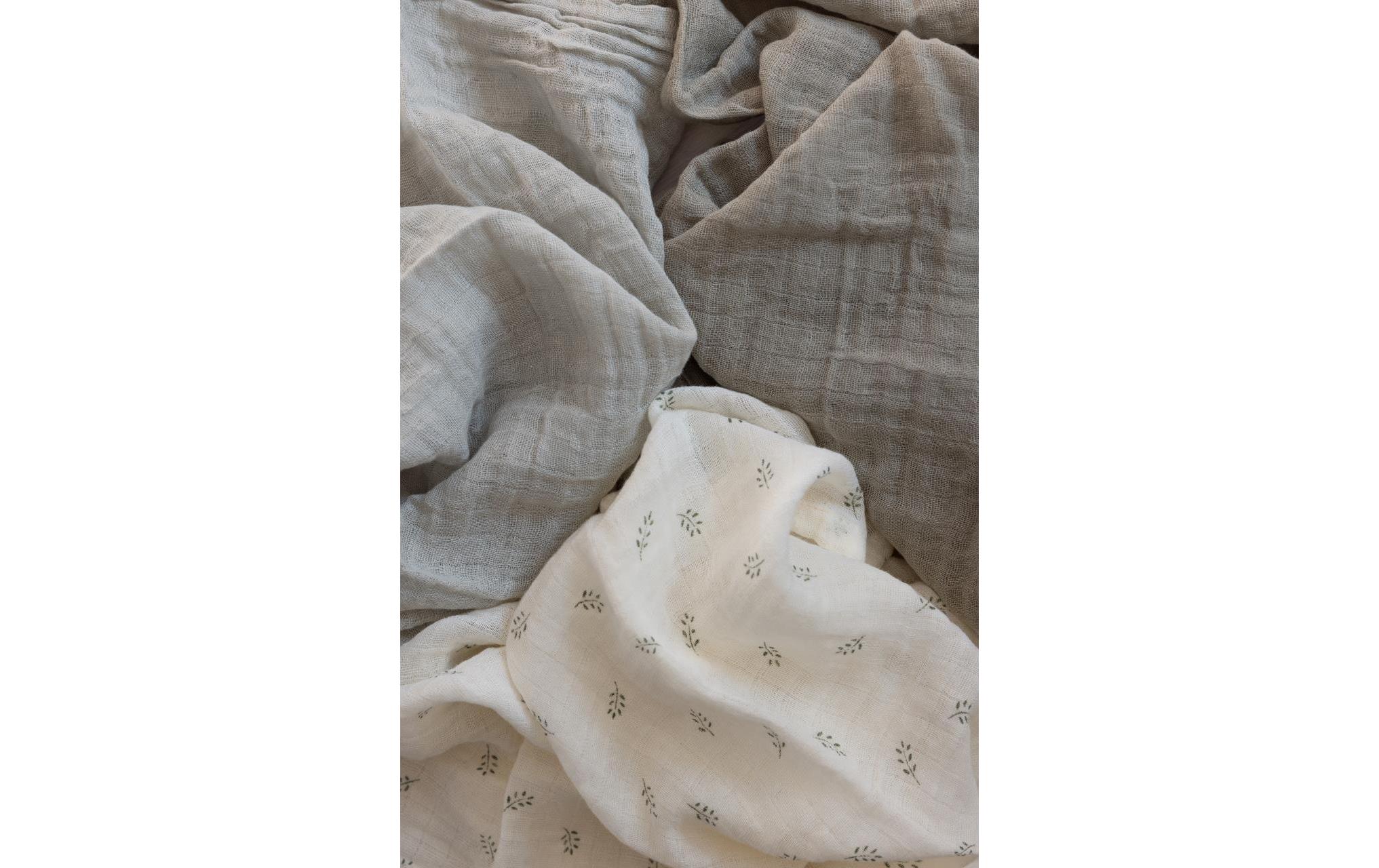 Mulltuch Nuscheli 3-er Set Sophora Leaves, 75 cm x 75 cmMultifunktionale Spucktücker