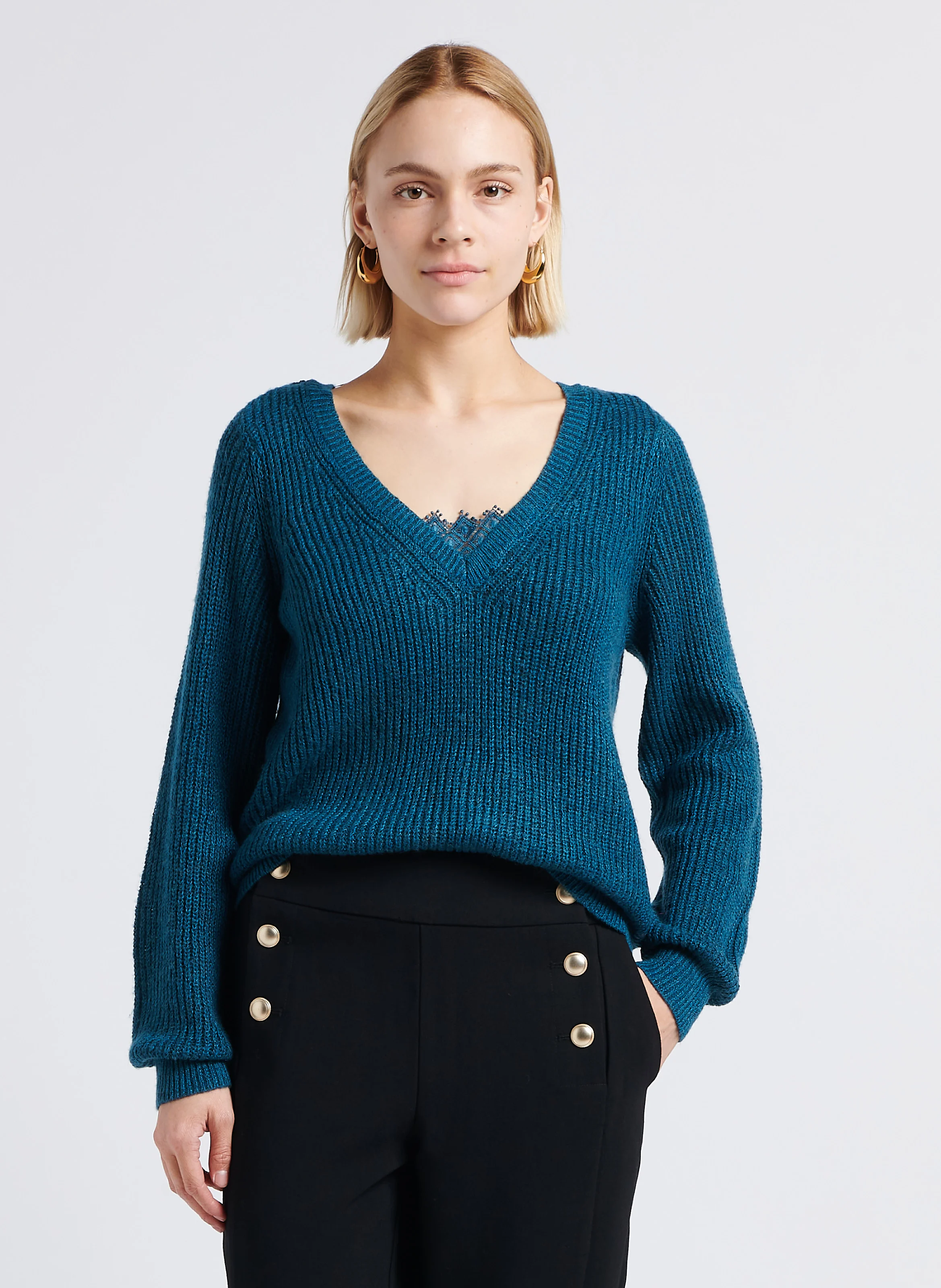 DEBRA - Pull droit col v en maille | Bleu