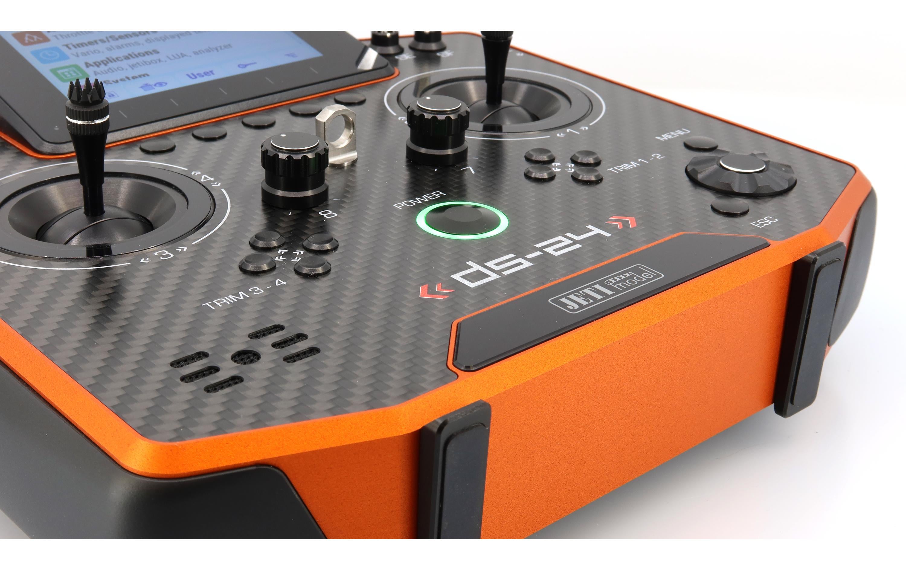 Fernsteuerung DS-24II Carbon Line Orange 24 Kanal, Duplex EX<br>Professioneller 24-Kanal-Sender mit Geber auf Rückseite und Carbon-Frontplatte