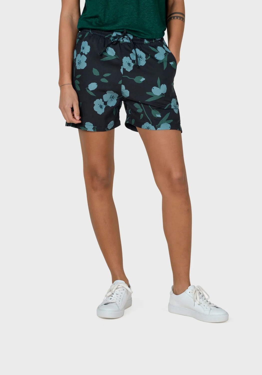 Klitmøller Collective Shorts Miriam Black/Moss Green/Blue Flowers