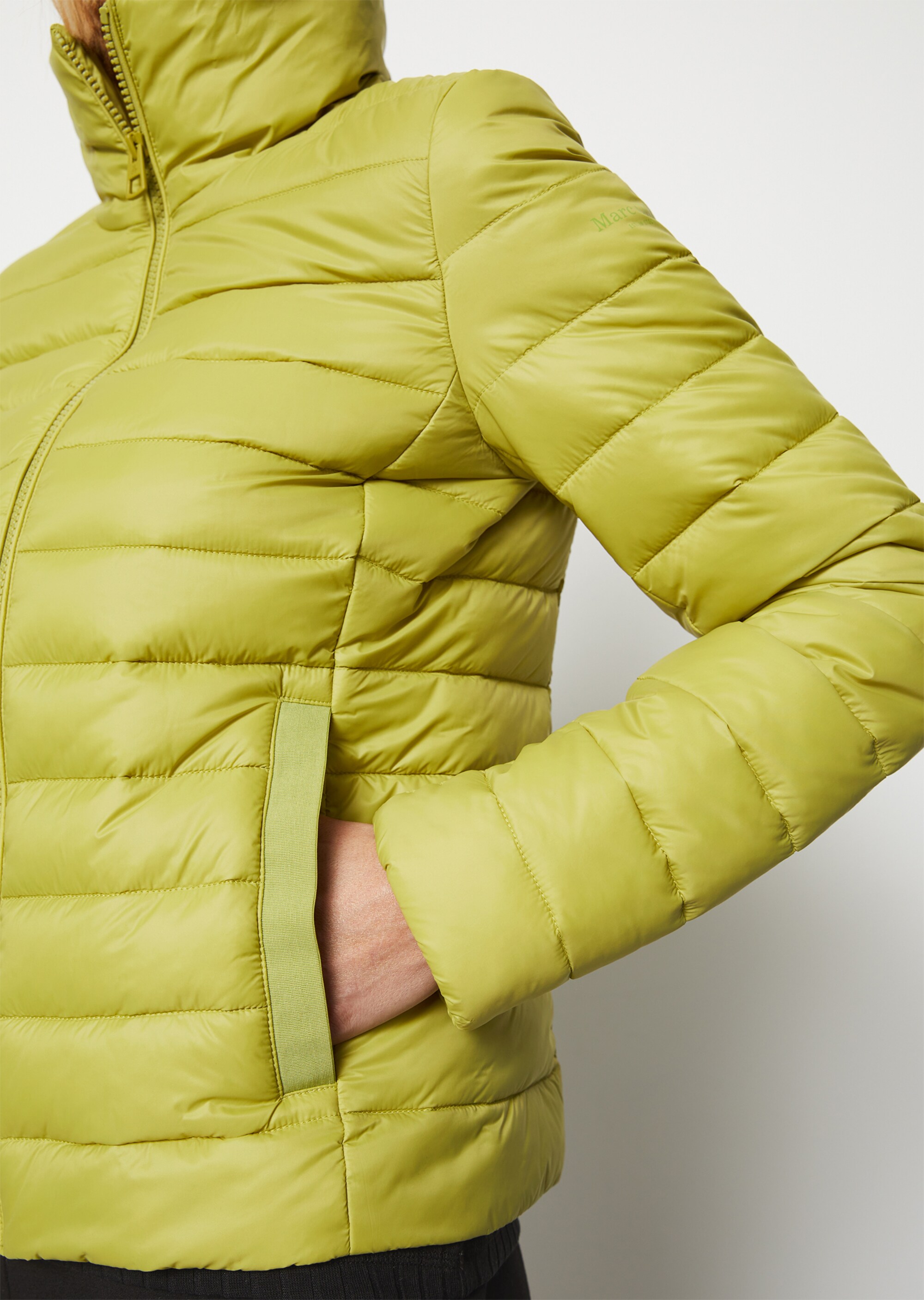 Steppjacke fittedmit wasserabweisender Oberfläche