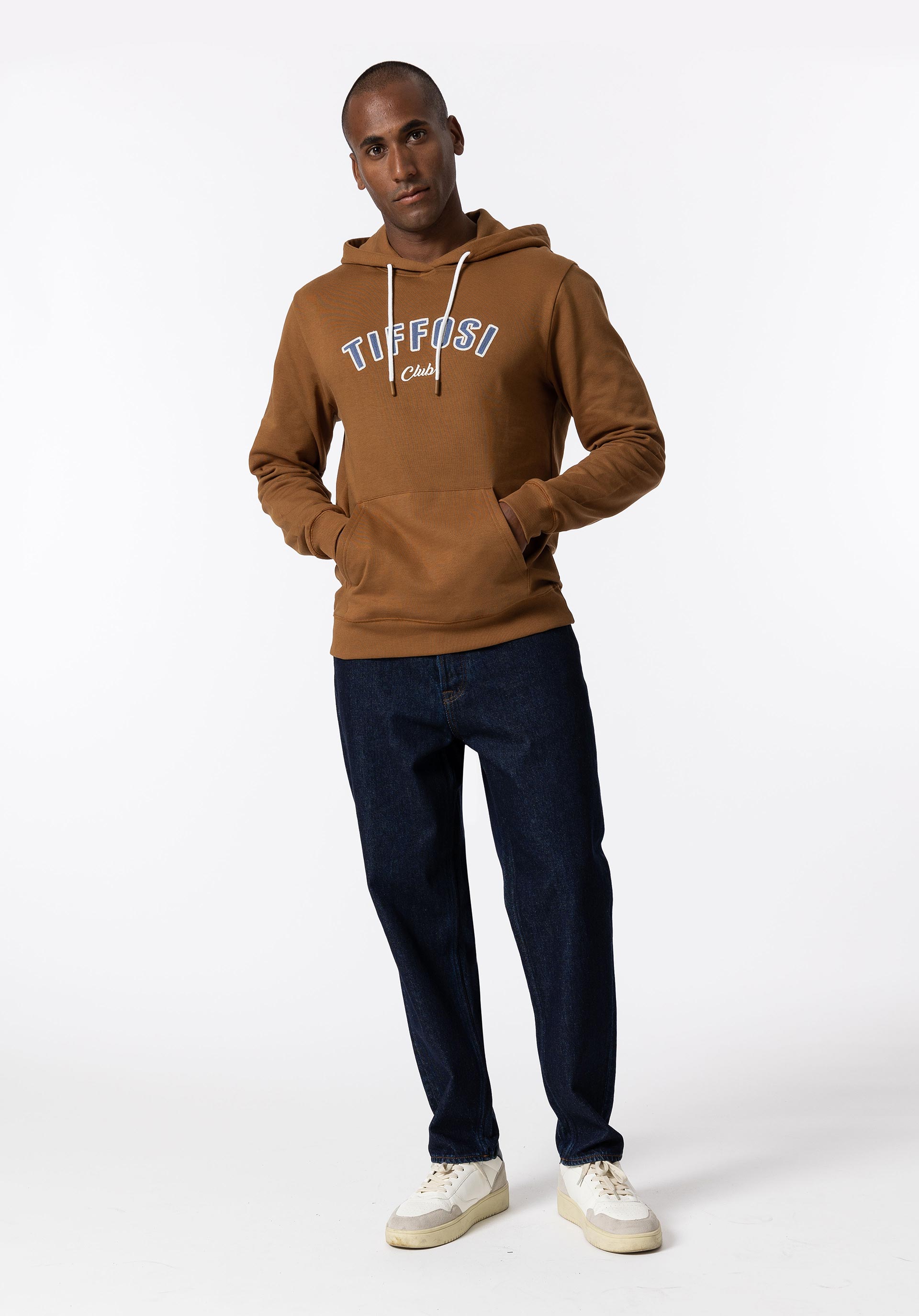 Hoodie com Bordado Frontal