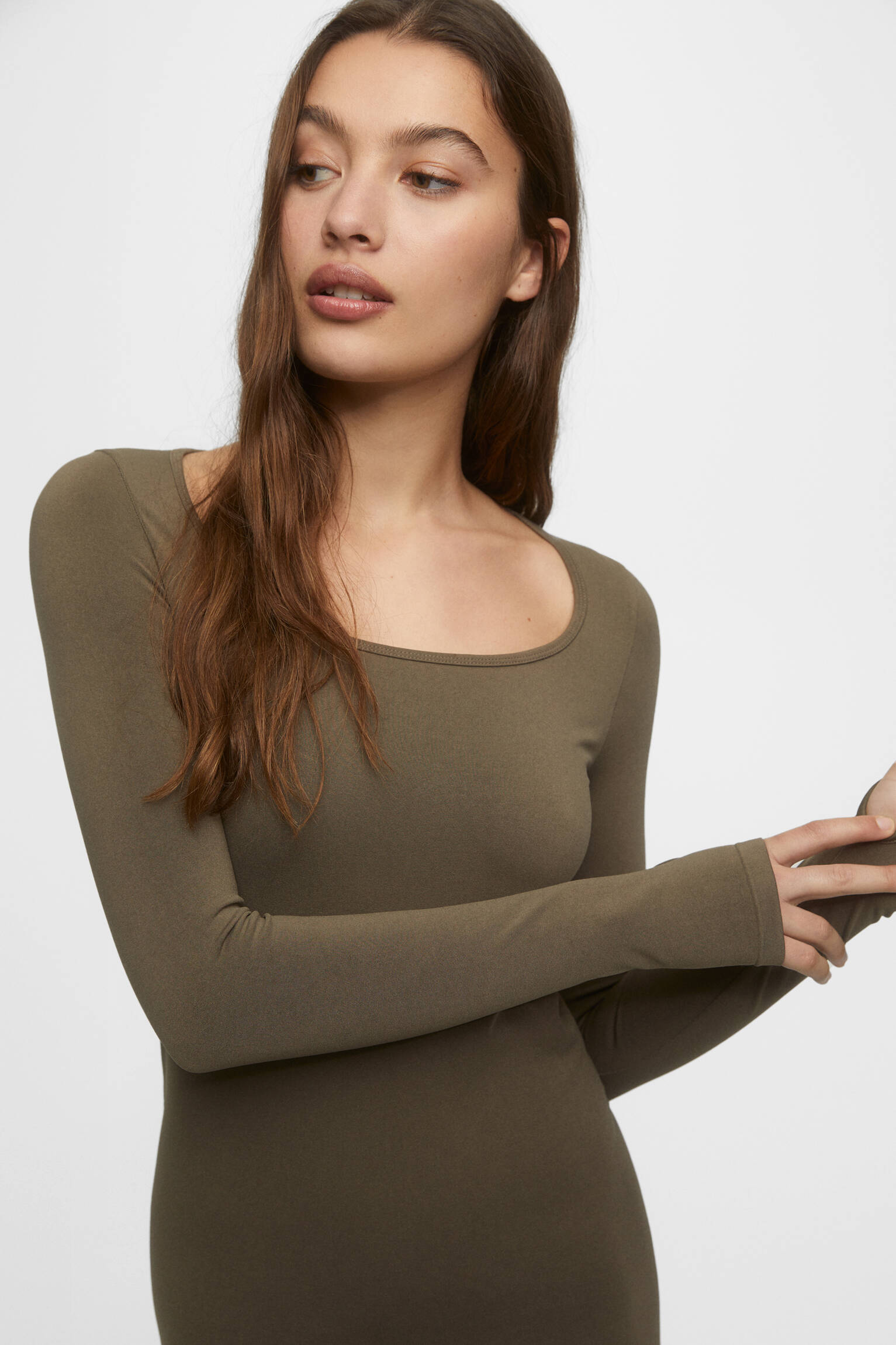 VESTIDO MIDI ELÁSTICO - TOST.OSC