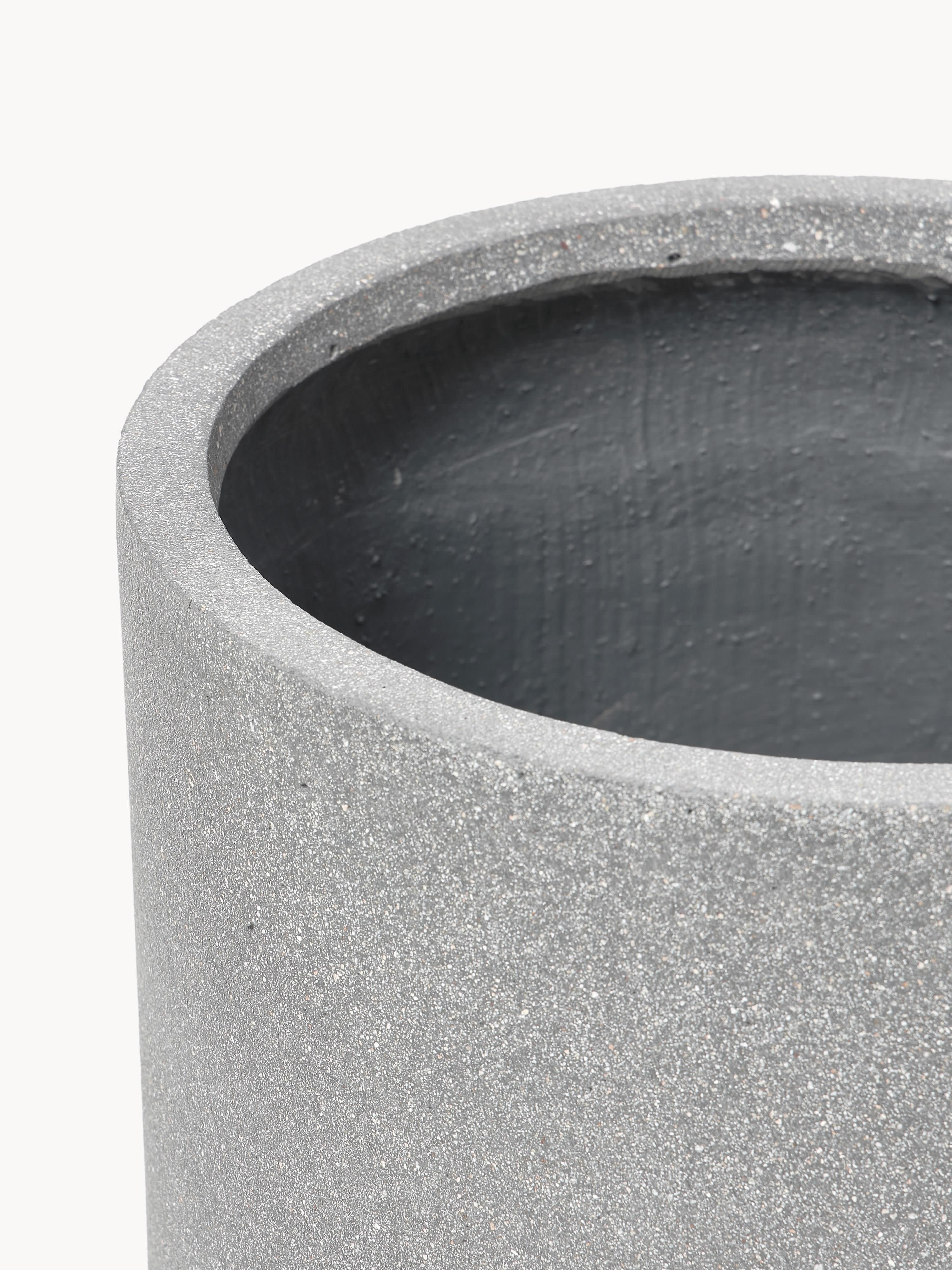 Outdoor plantenpot Tuscany van beton, H 49 cm