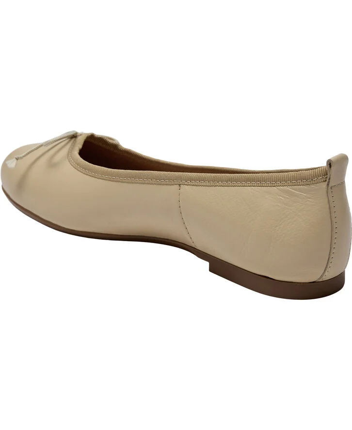 Pavement Lucy Beige