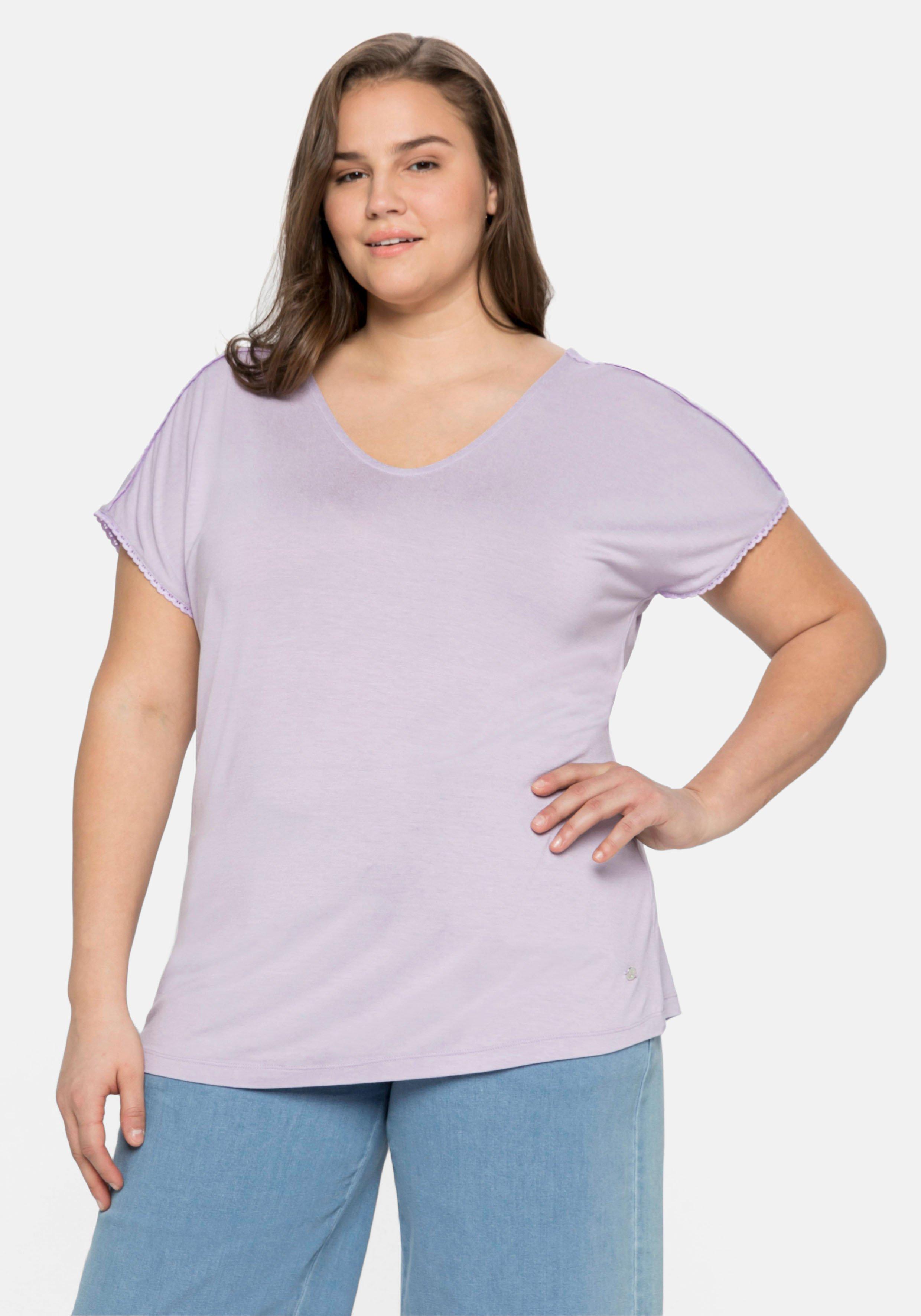 T-Shirt mit Spitze an Ärmeln und Schulternaht