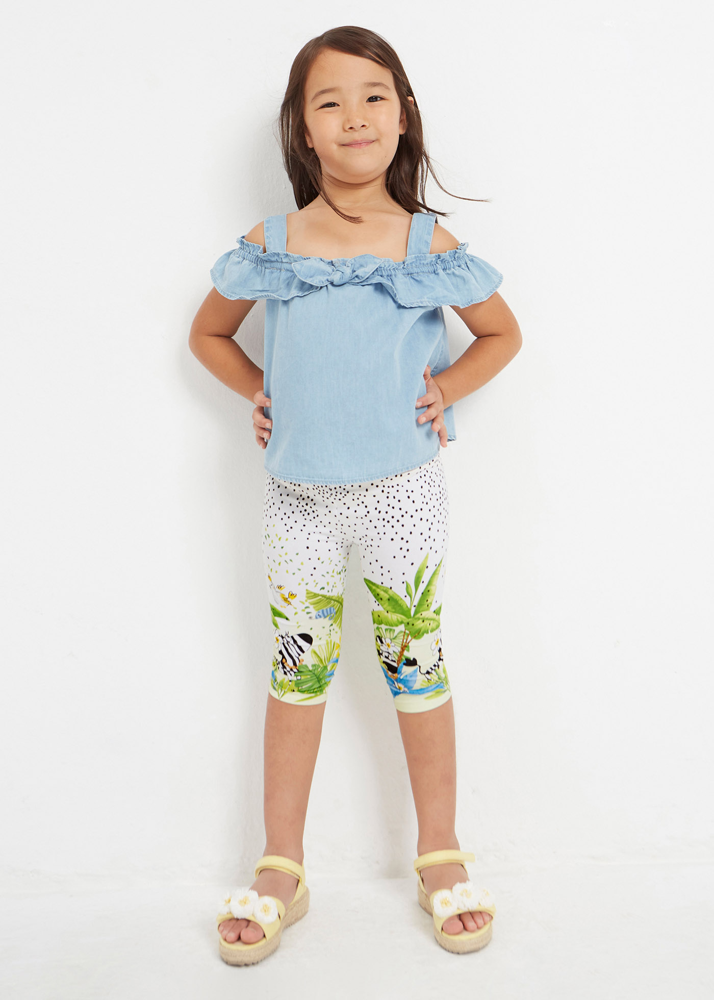 Leggings infantis estampadas com piratas em algodão sustentável.