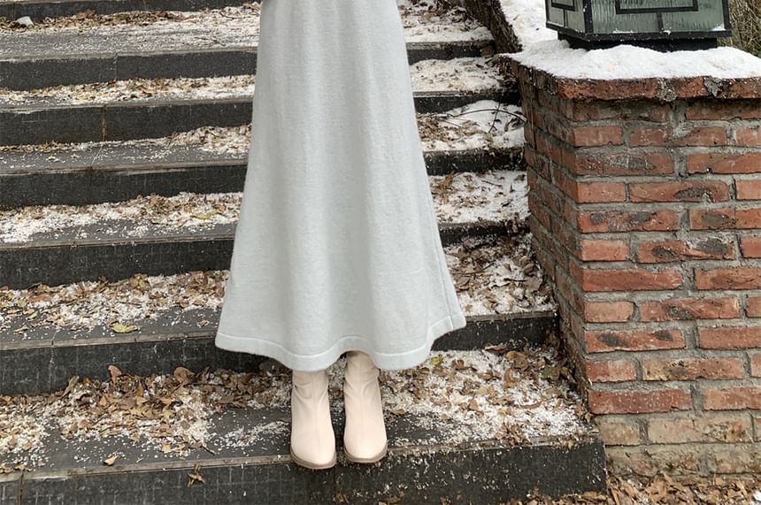 PINPI - Effen cardigan met ronde hals / Midi-A-lijn rok met hoge taille