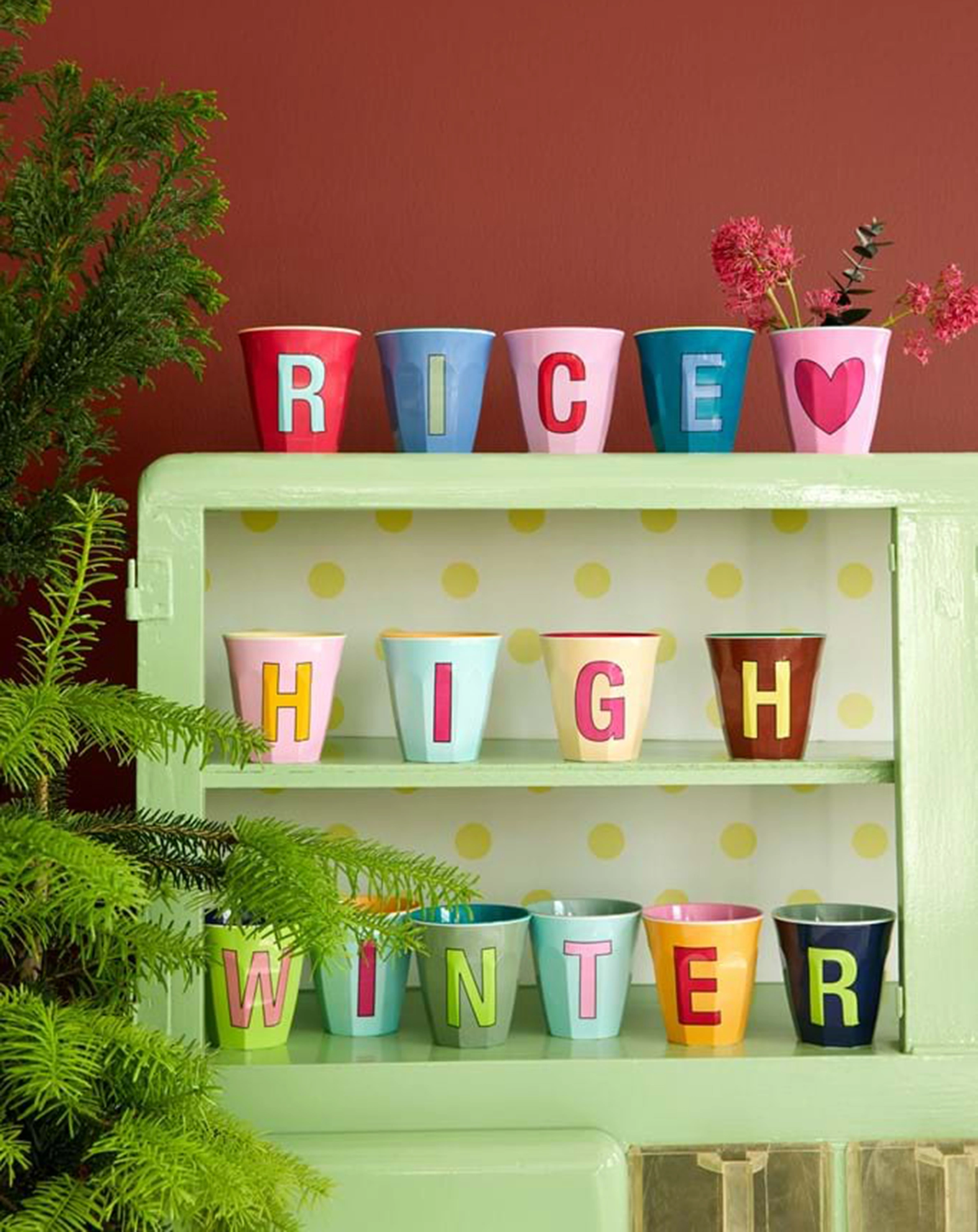 Melamin-Becher LETTER C - MEDIUM in pink