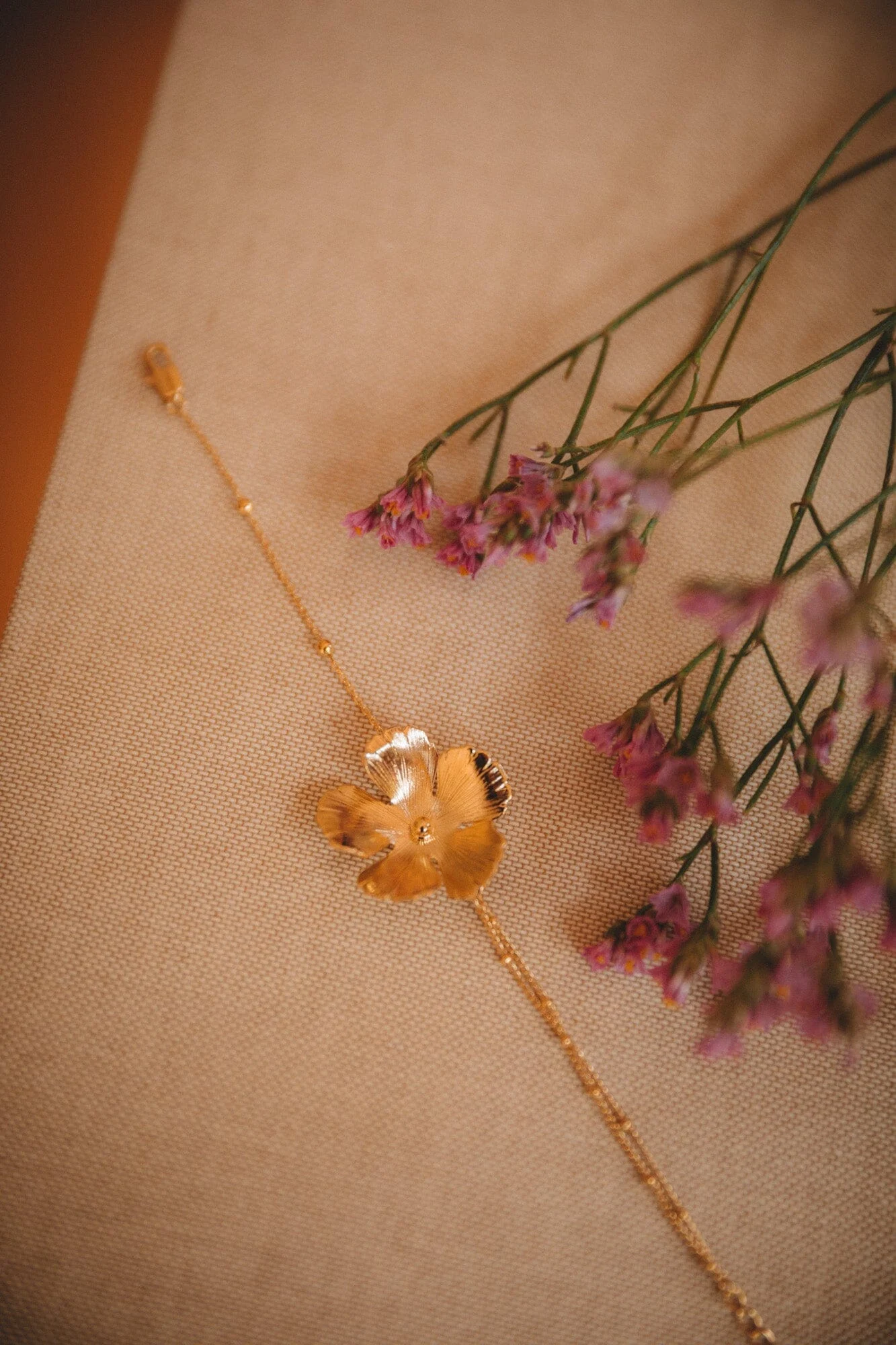 ORPHÉE - Bracelet fleur plaqué argent | Doré