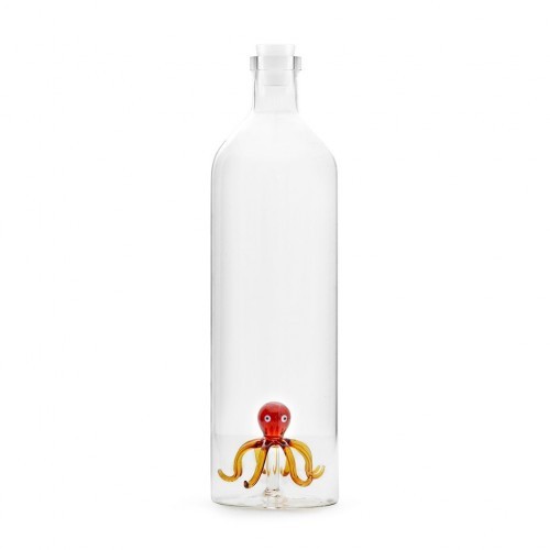 Garrafa de água de vidro branco com estampa de polvo