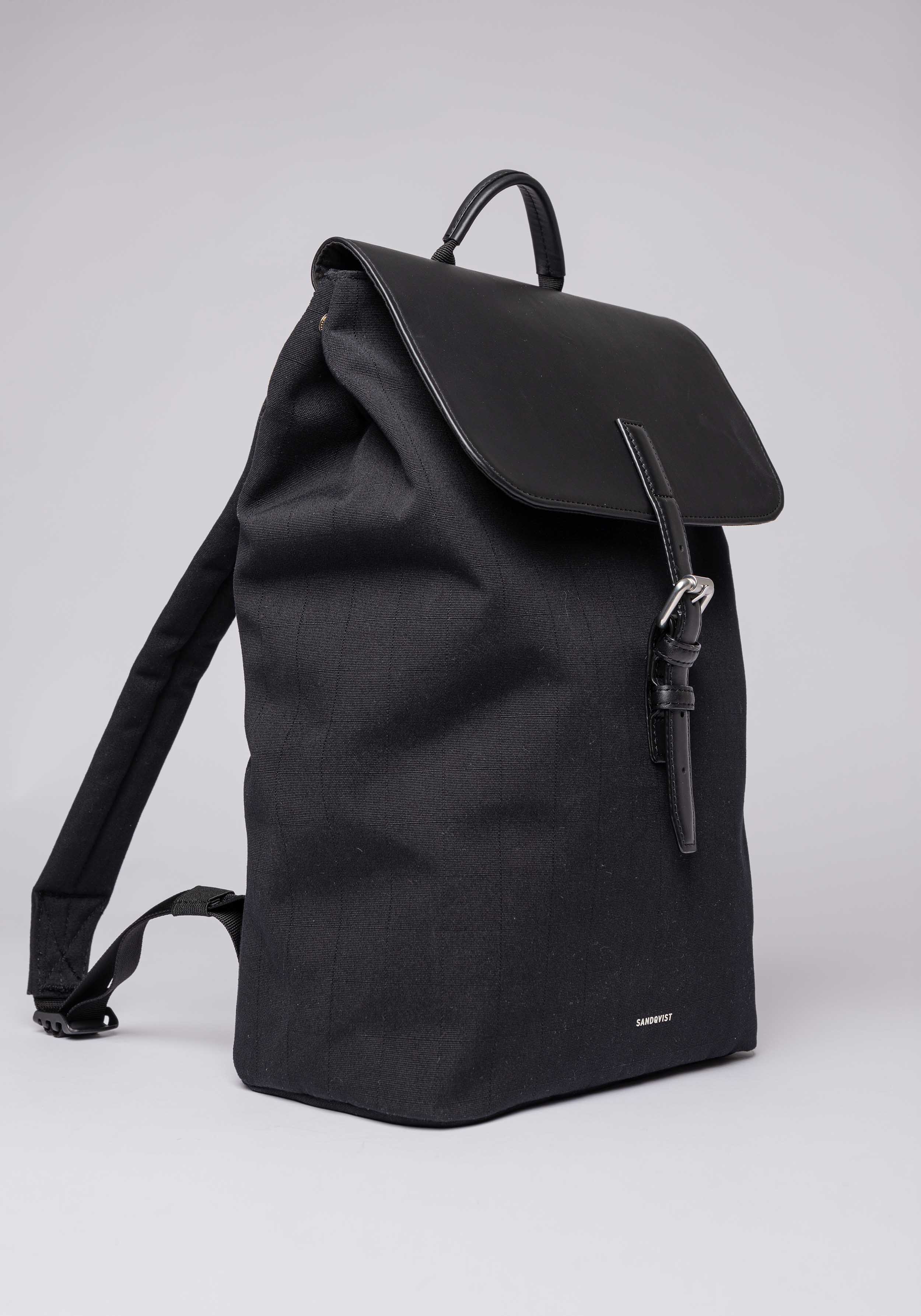 Sandqvist Rucksack Everyday Lid Backpack M Black with Black Leather