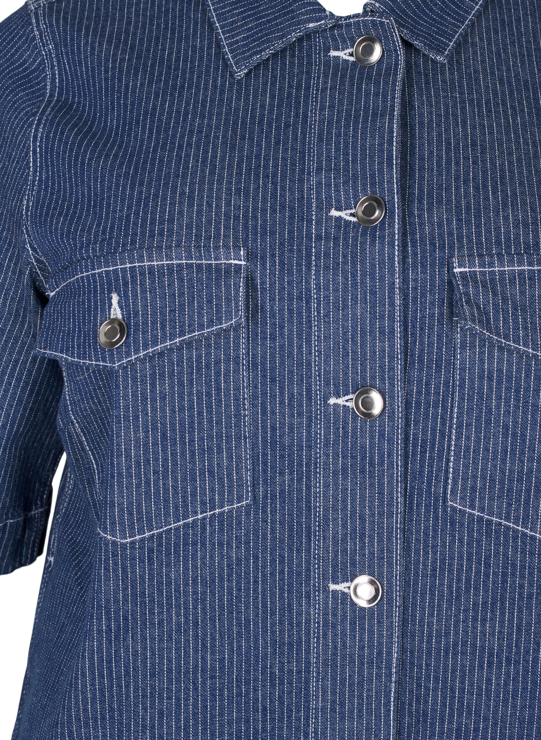 Nålestribet denimkjole med brystlommer