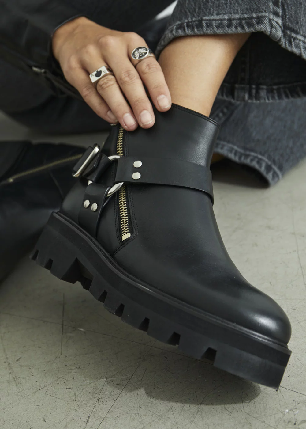 LOW BOOTS VALERIA CUIR NOIR
