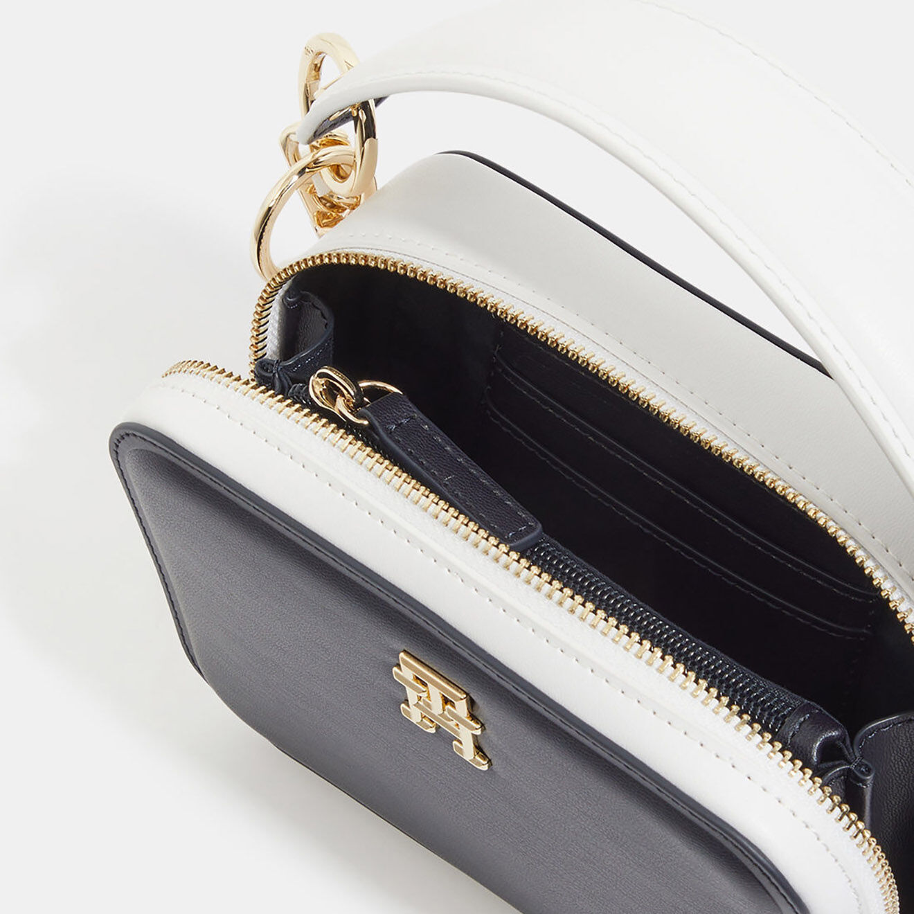 Tommy Hilfiger Mini sac à main Chic Trunk bleu marine - 12x17x6,5 cm