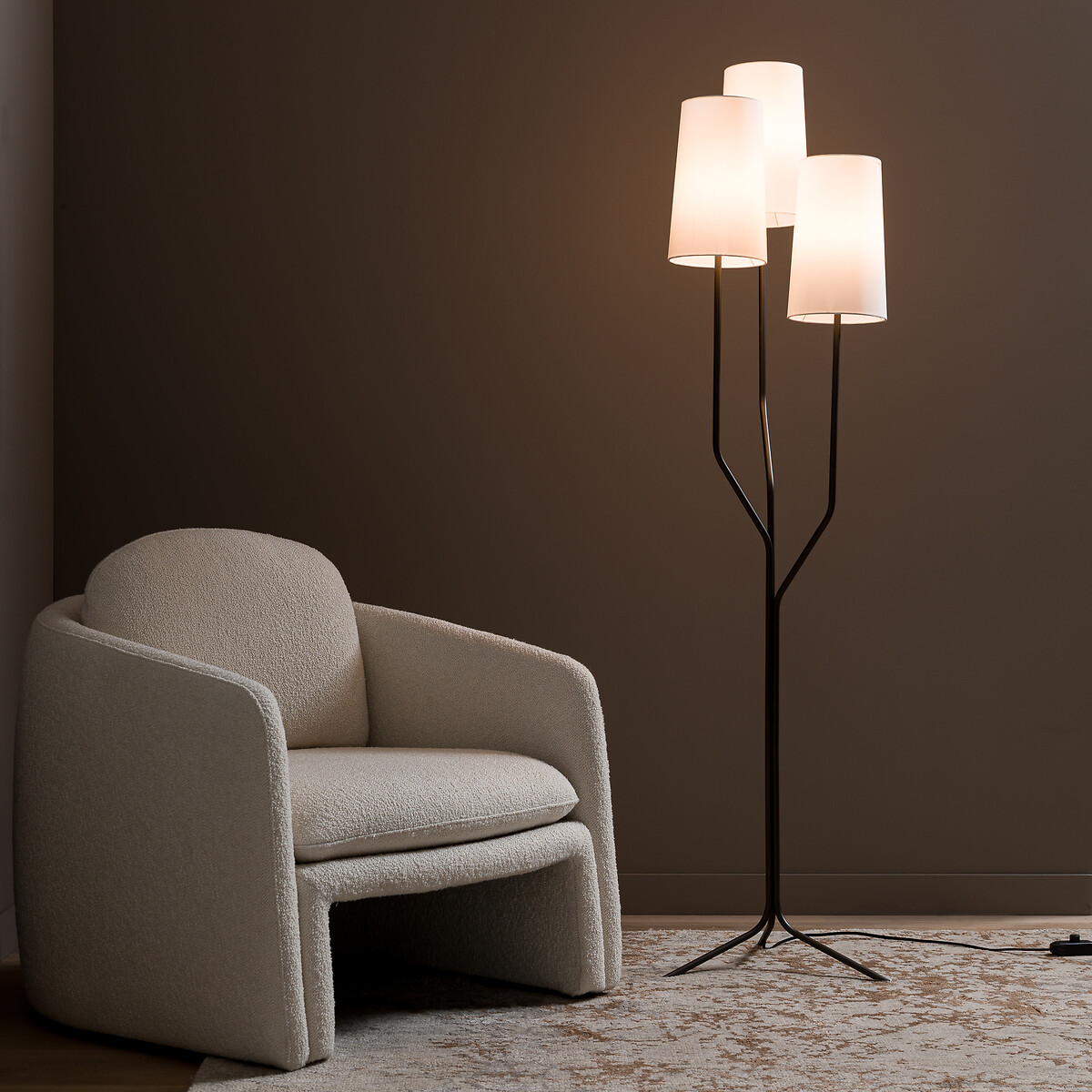 AM.PM<br>Luminária de chão com 3 cúpulas, Kynthos