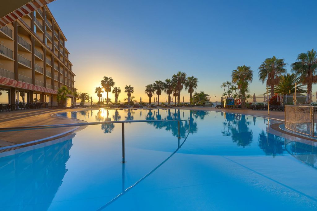The Views Oasis Hotel Logies - Hotel