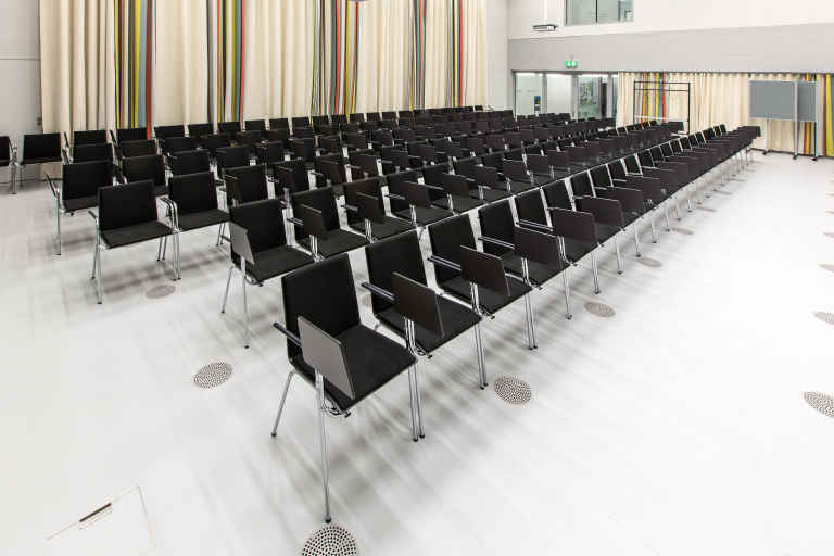 Thonet S160 F vergaderstoel
