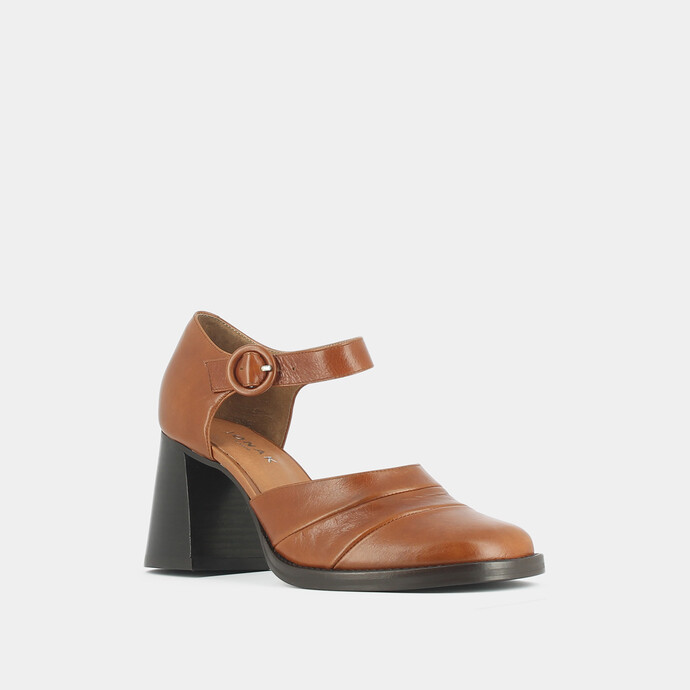 Babies à talons et brides  en cuir cognac clair