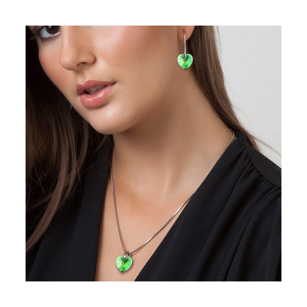 Parure collier et boucles d'oreilles coeurs SC Crystal orneés de Cristaux scintillants